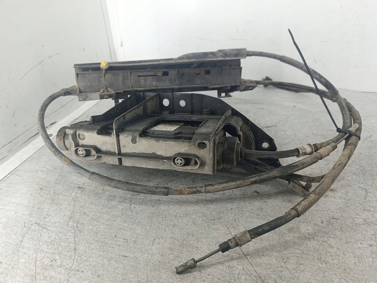 HAMULEC RĘCZNY ELEKTRYCZNY RENAULT SCENIC II 8200571485 1.6 16V