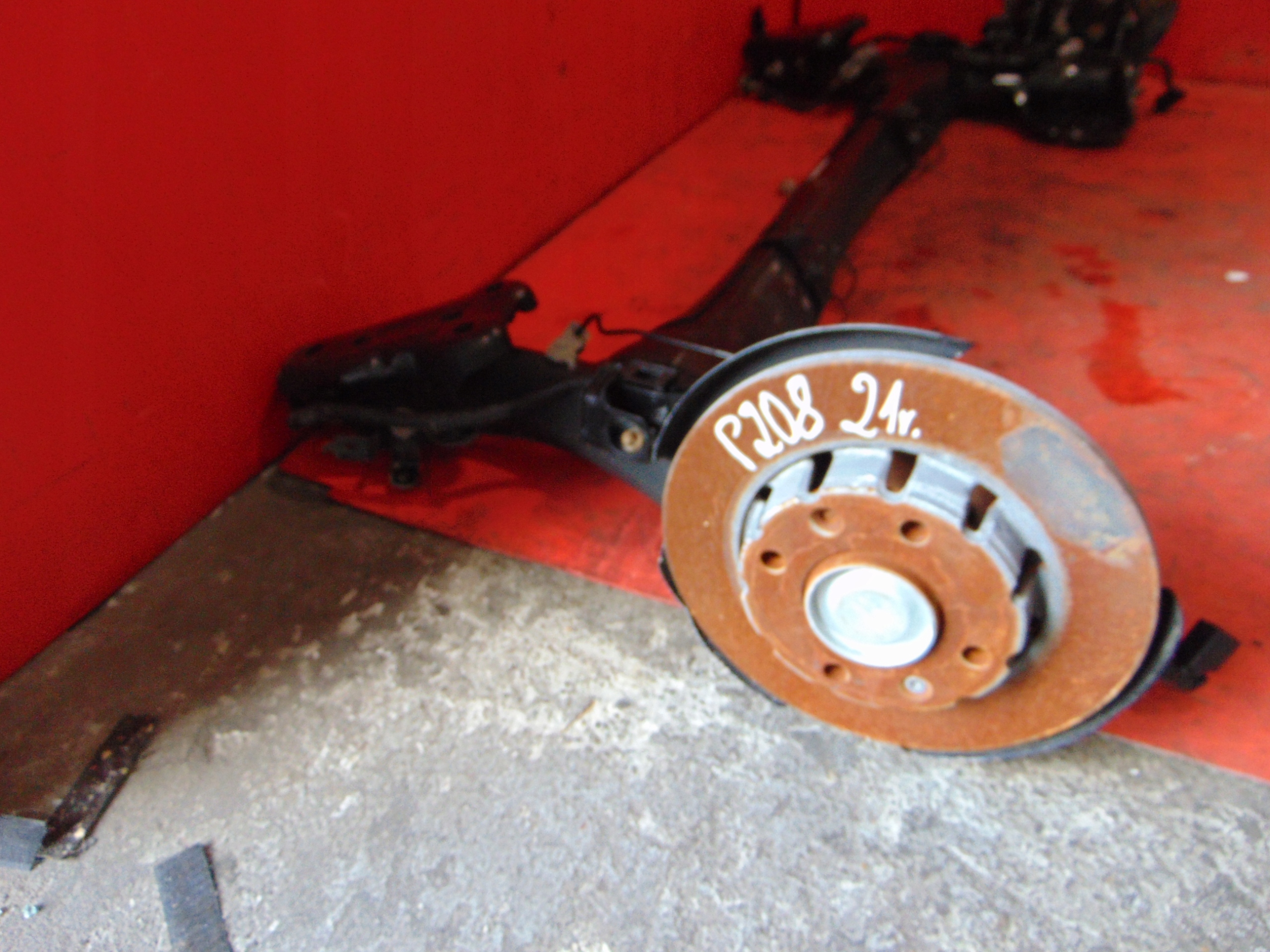 PEUGEOT 208 II 2 OŚ BELKA ZAWIESZENIA TYŁ TARCZE Producent części Peugeot OE