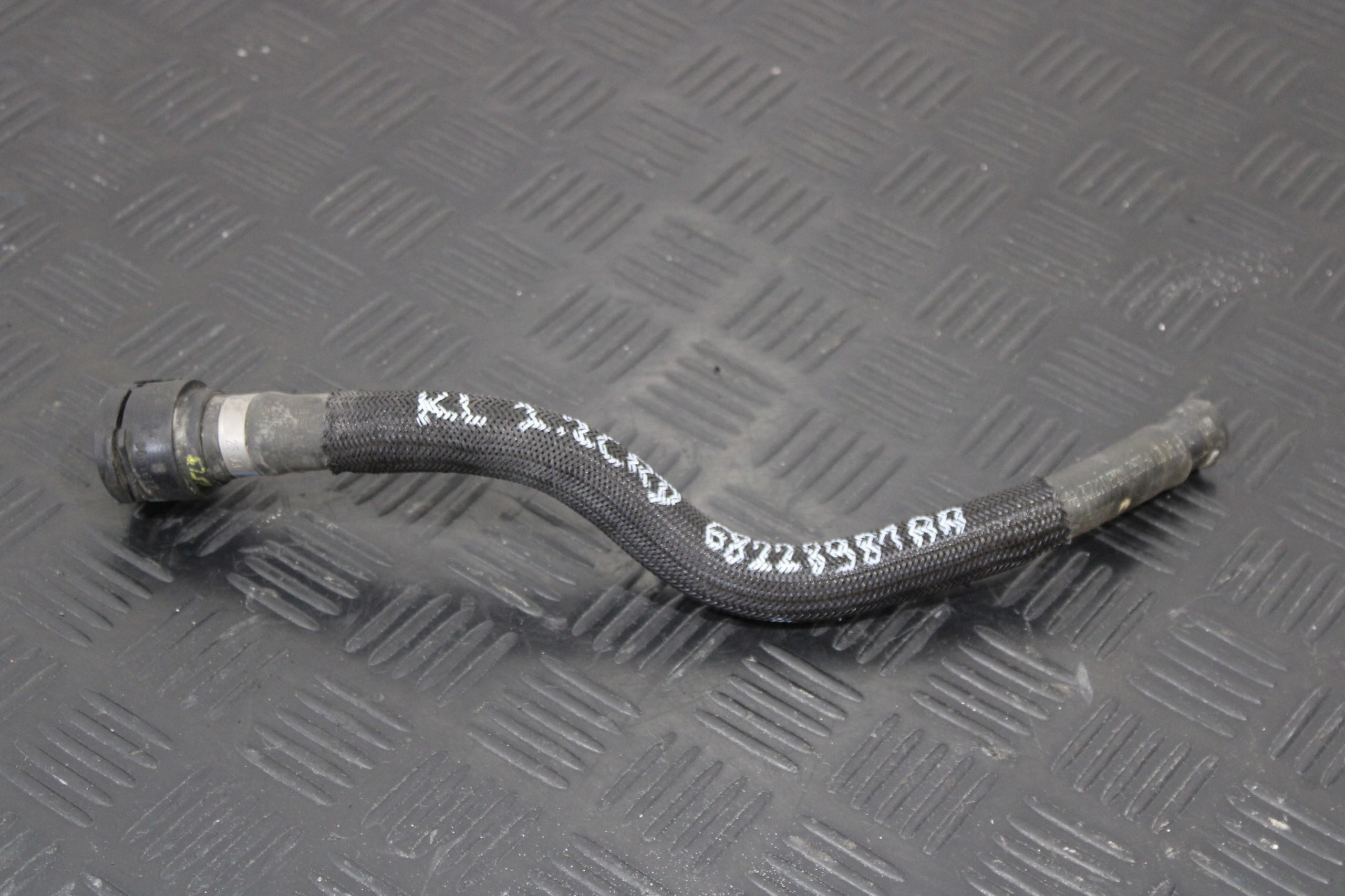 crijevo prijenos vode 68228981AA JEEP CHEROKEE V 5 KL