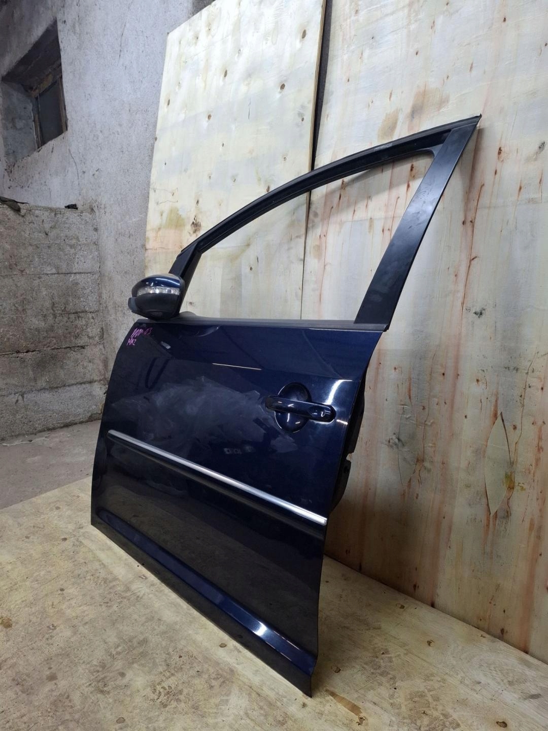 door front left side Volkswagen Touran 2nd facelift 2011
