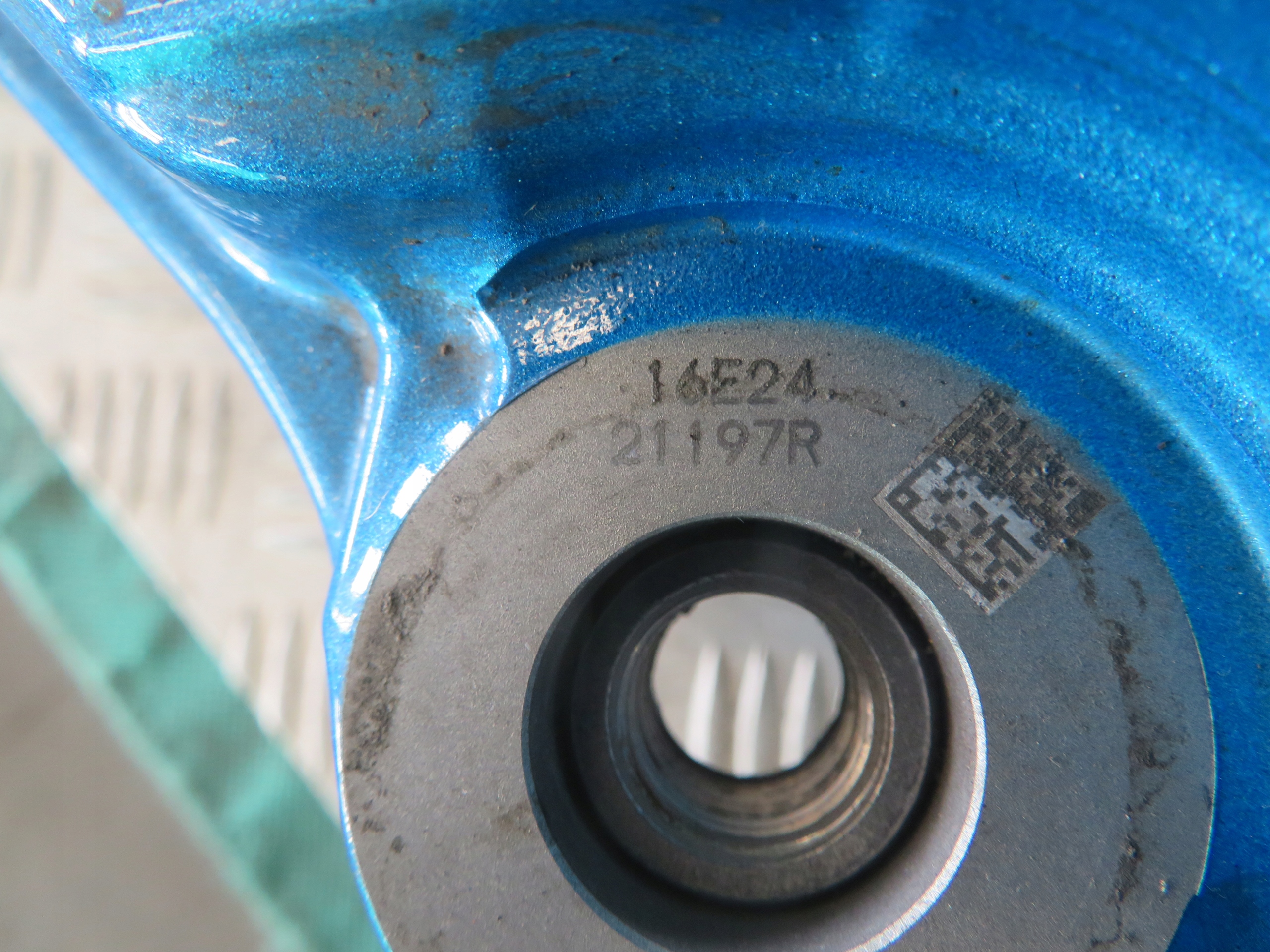 caliper brake right front MERCEDES W205 C KLASA 17R