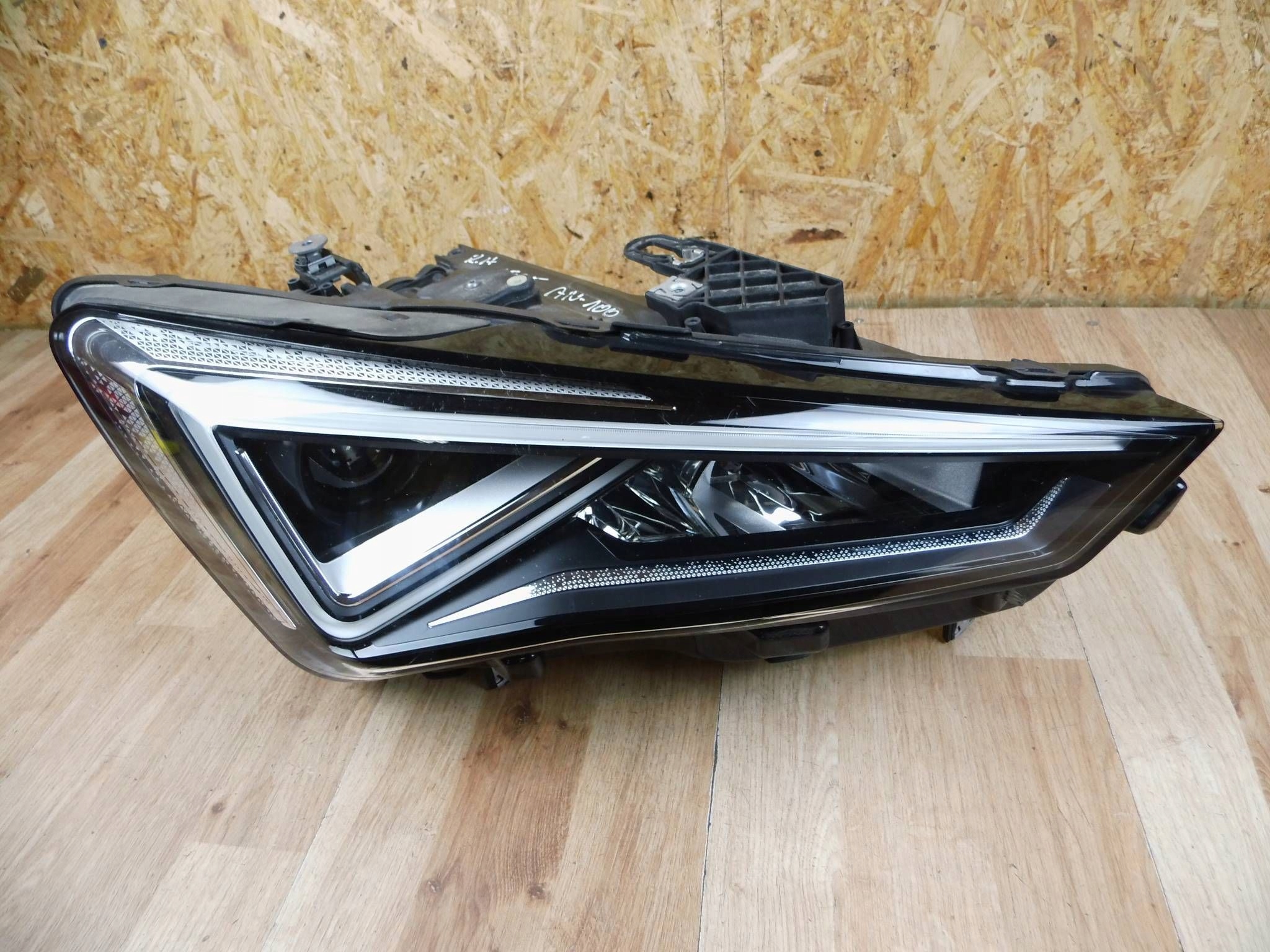 Seat Leon IV 2020+ light right front front right 5FB941008F
