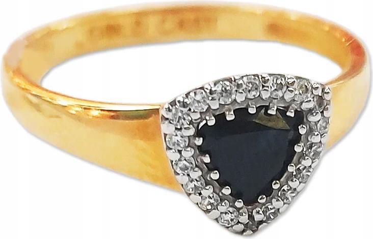 Zlatý široký prstýnek 585 s černým trojúhelníkovým zirkonem 14kt jako dárek