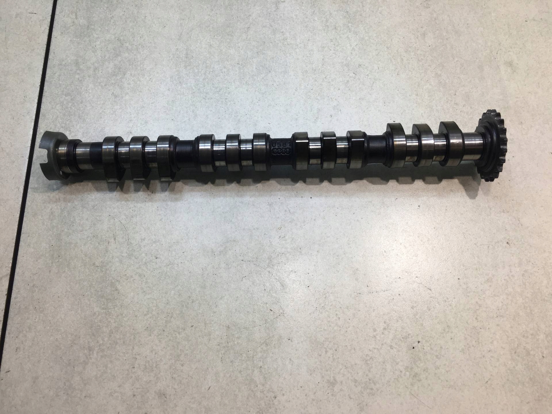 WAŁEK ROZRZĄDU 1.8 20V PASSAT B5 AUDI A4 B5 A6 C4 0581