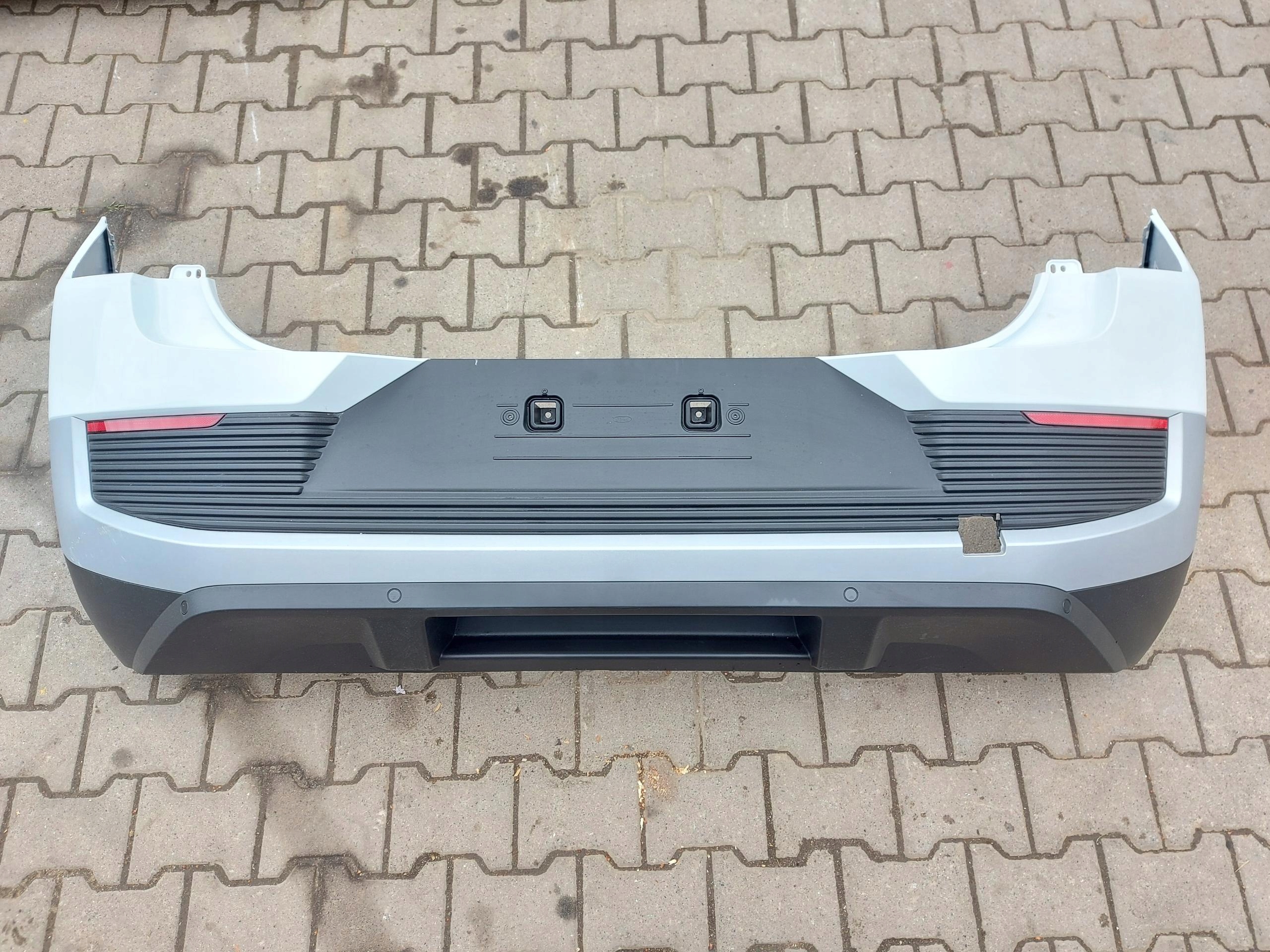 Ford Explorer VII R2KB bumper rear part complete 7VTAWWA