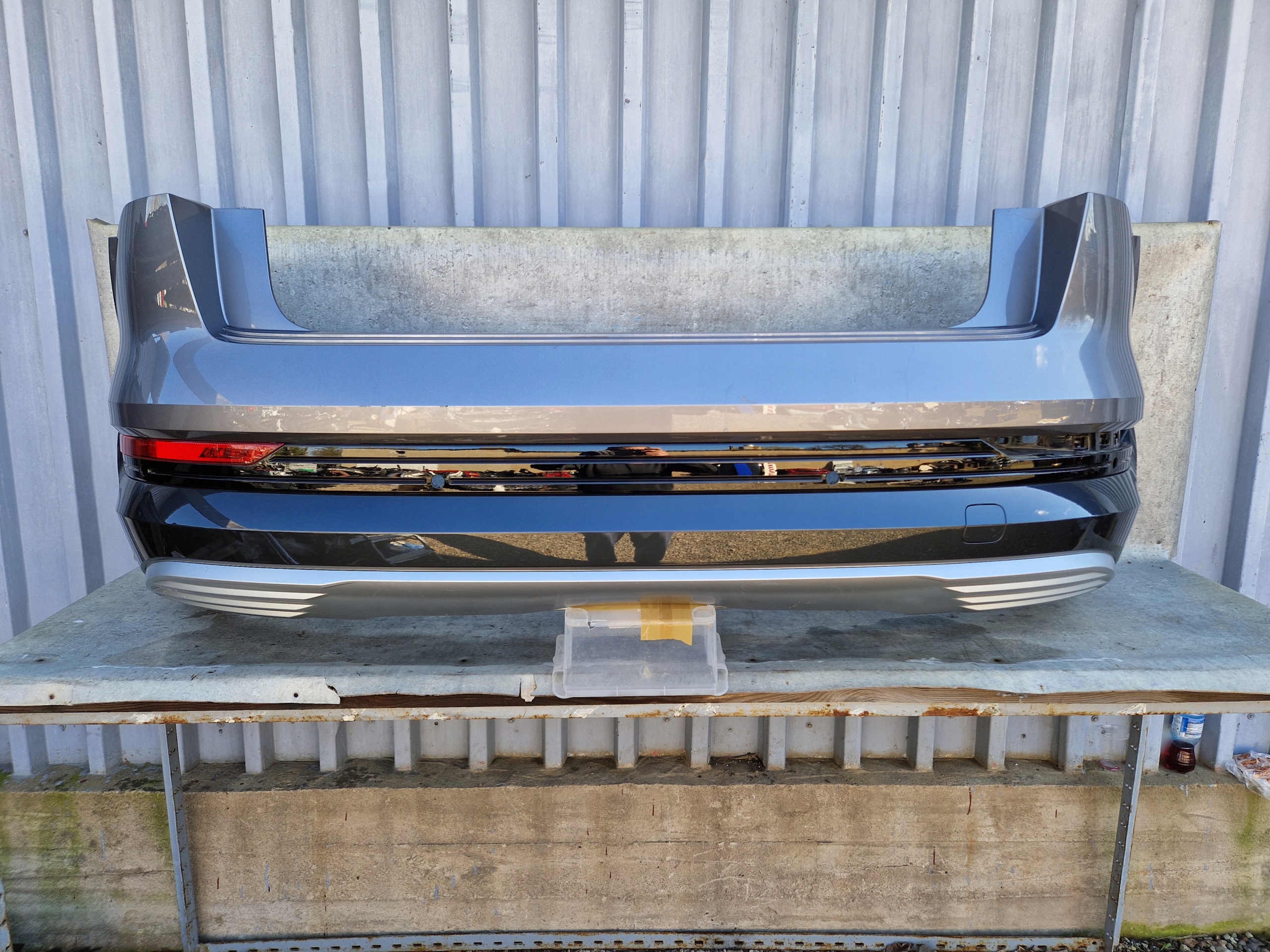 AUDI Е-ТРОНke БАМПЕР ЗАД. TYLNYke807511