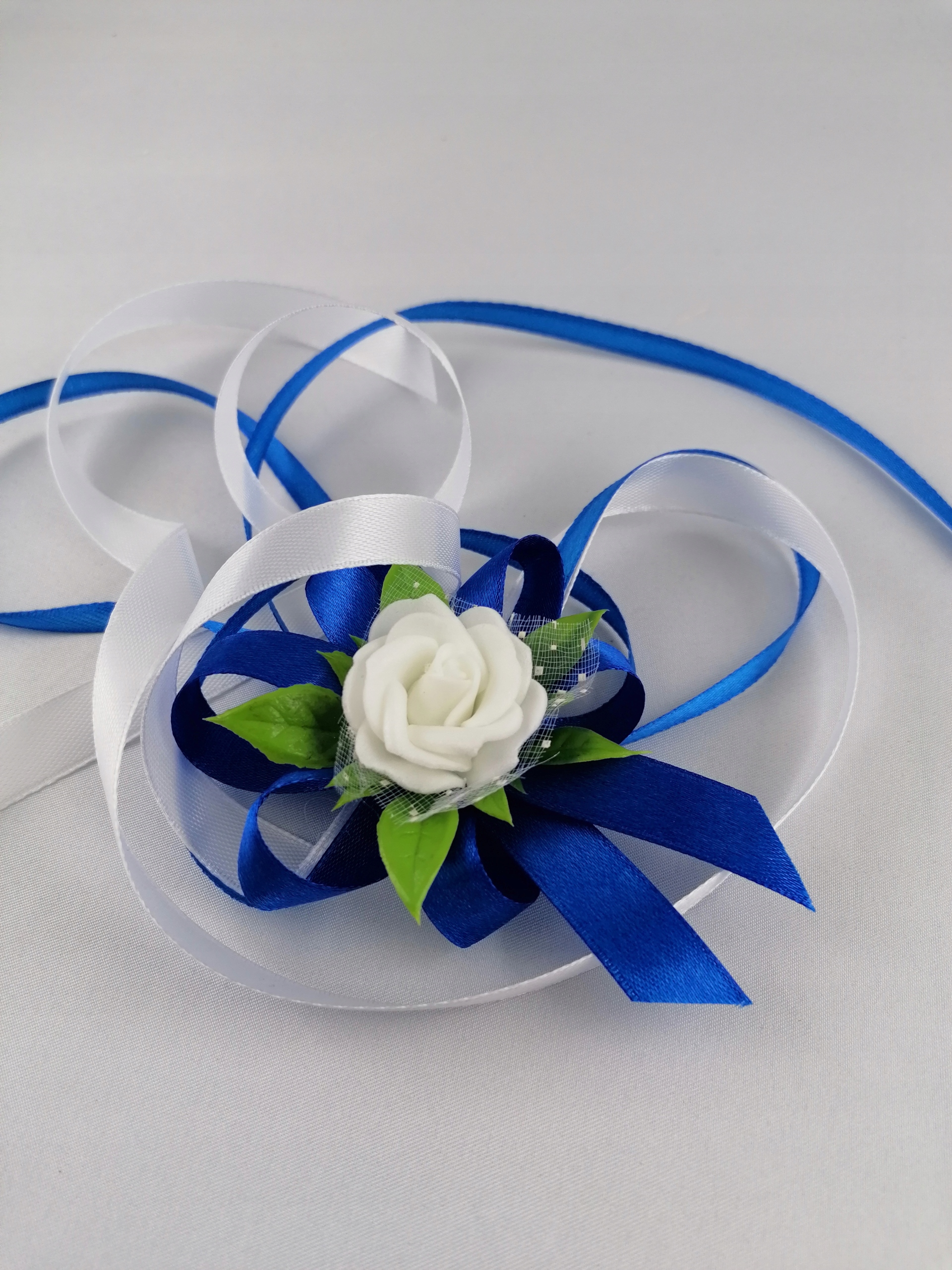 KOTYLION NA RĘKĘ KORSARZ BUKIECIK NA RĘKĘ ŚLUB Rodzaj kotylion