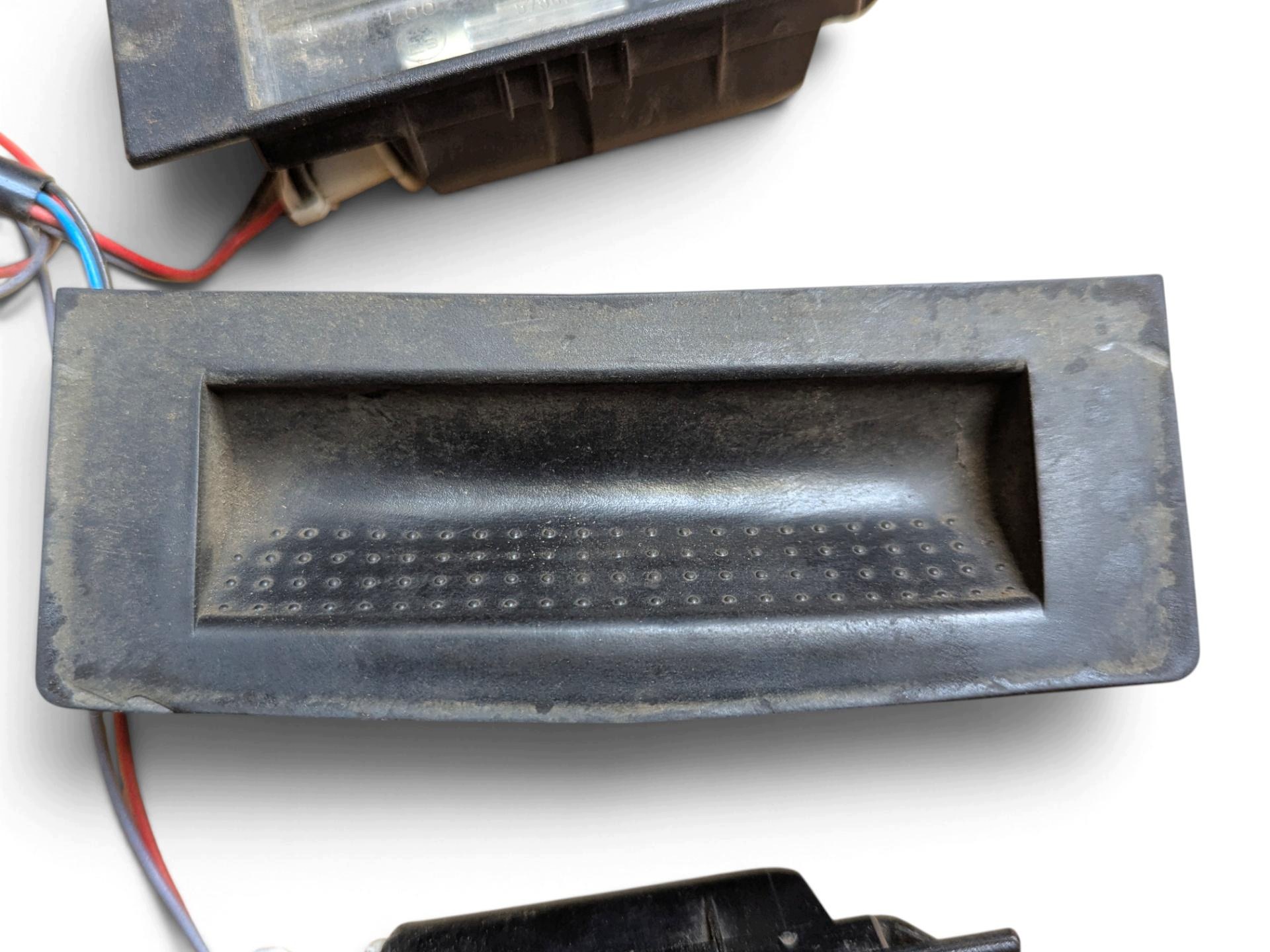 bouton pour l'ouverture du capot Opel Astra H facelift 2009 13266478