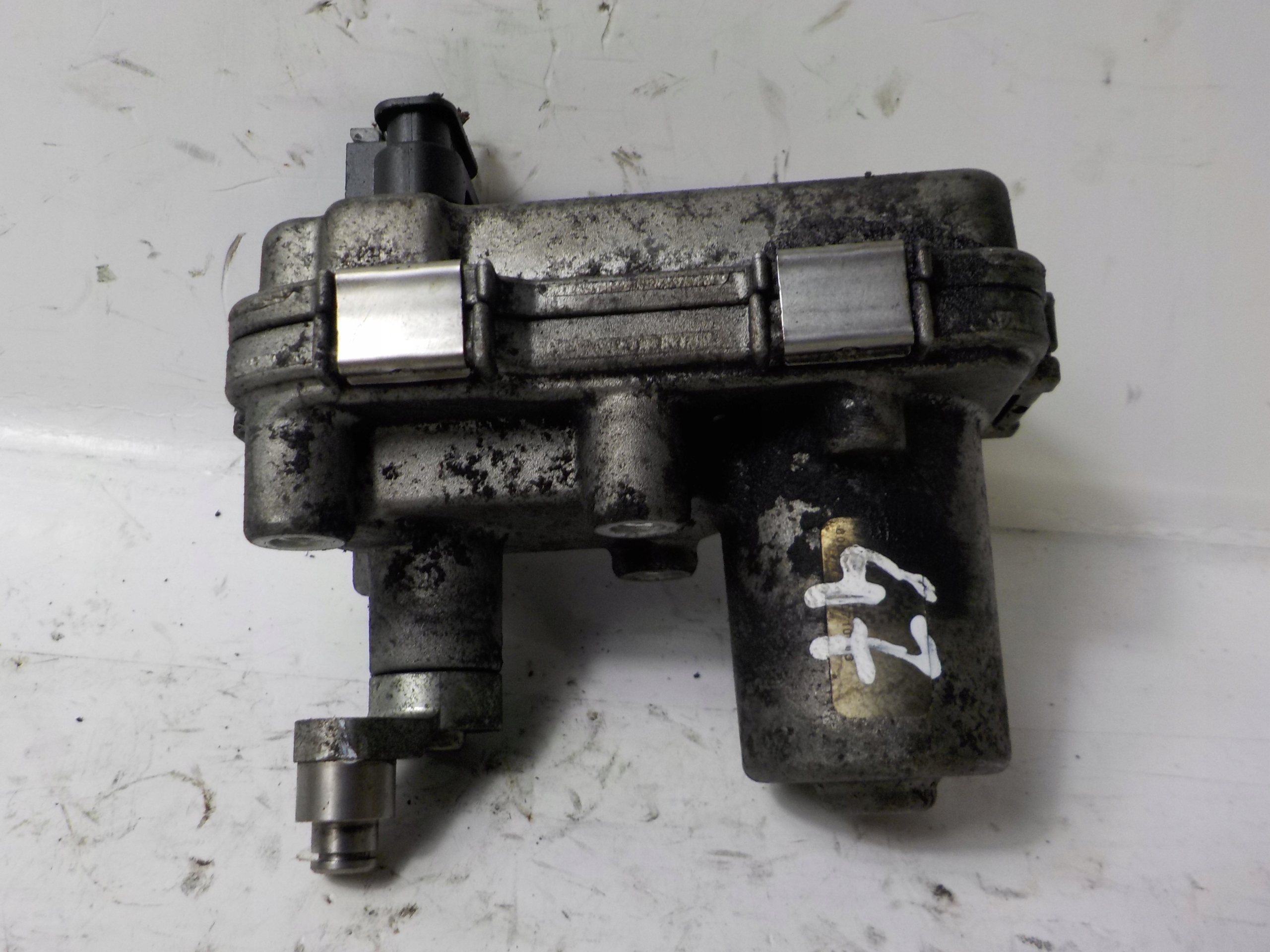 BMW 3 (E90) regulátor turbíny AKTUATOR A2C53376673 E1052V40A1317-1 12410555