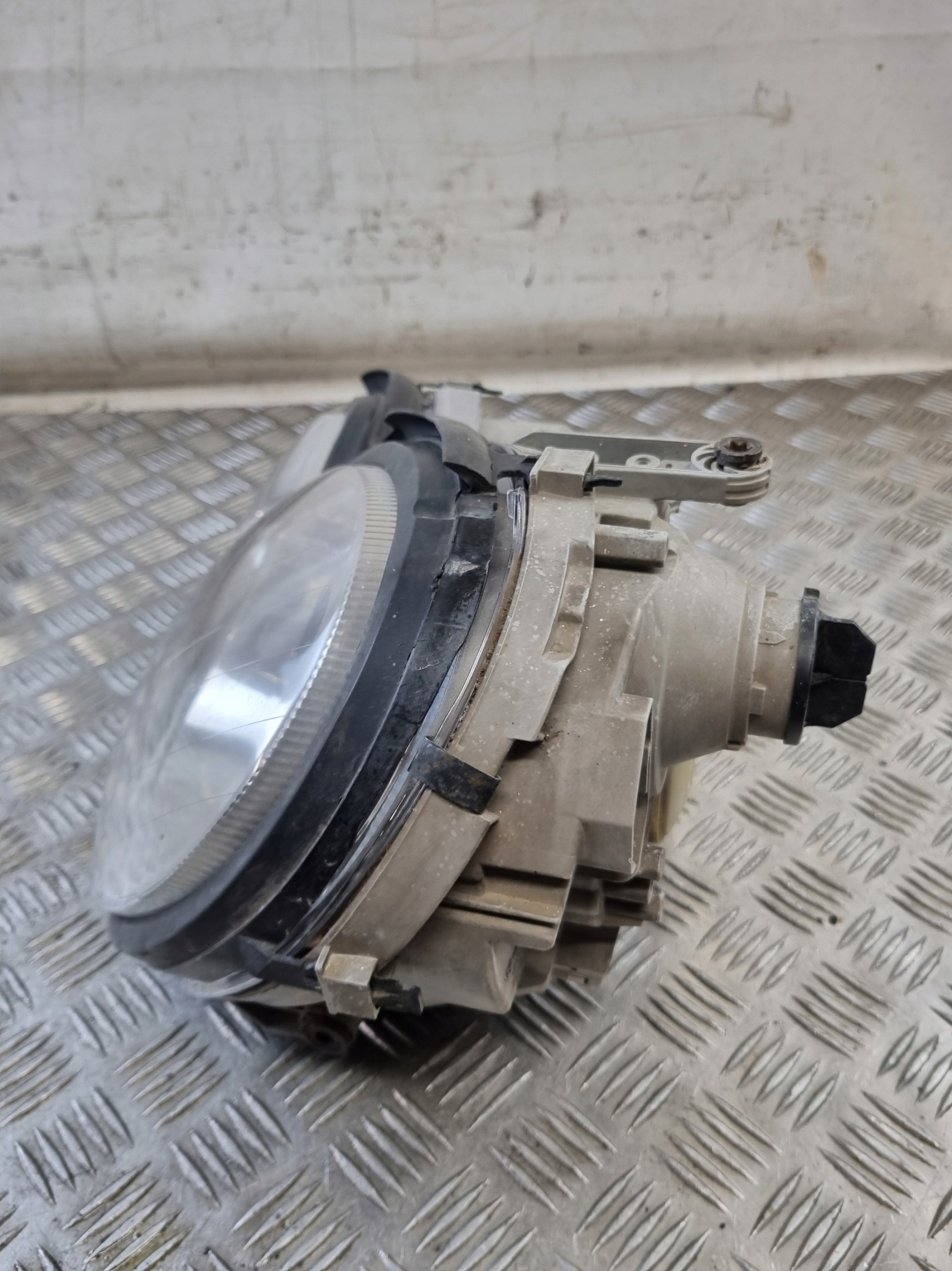 light left front MERCEDES W203 2004
