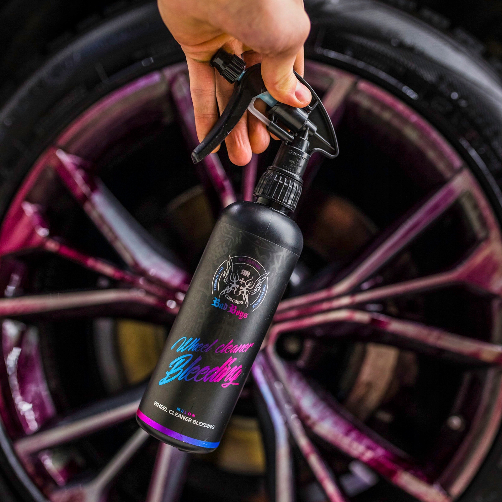 RR CUSTOMS RRC WHEEL GEL PLUS 1L + PĘDZELEK DETAILINGOWY Pojemność opakowania 1000 ml