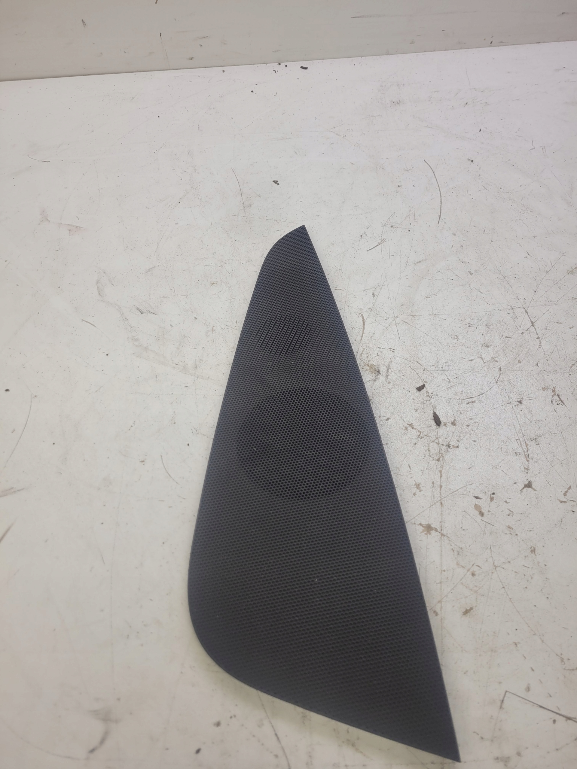 de couverture du haut-parleur du tableau de bord AUDI A4 B9 8W1819636L