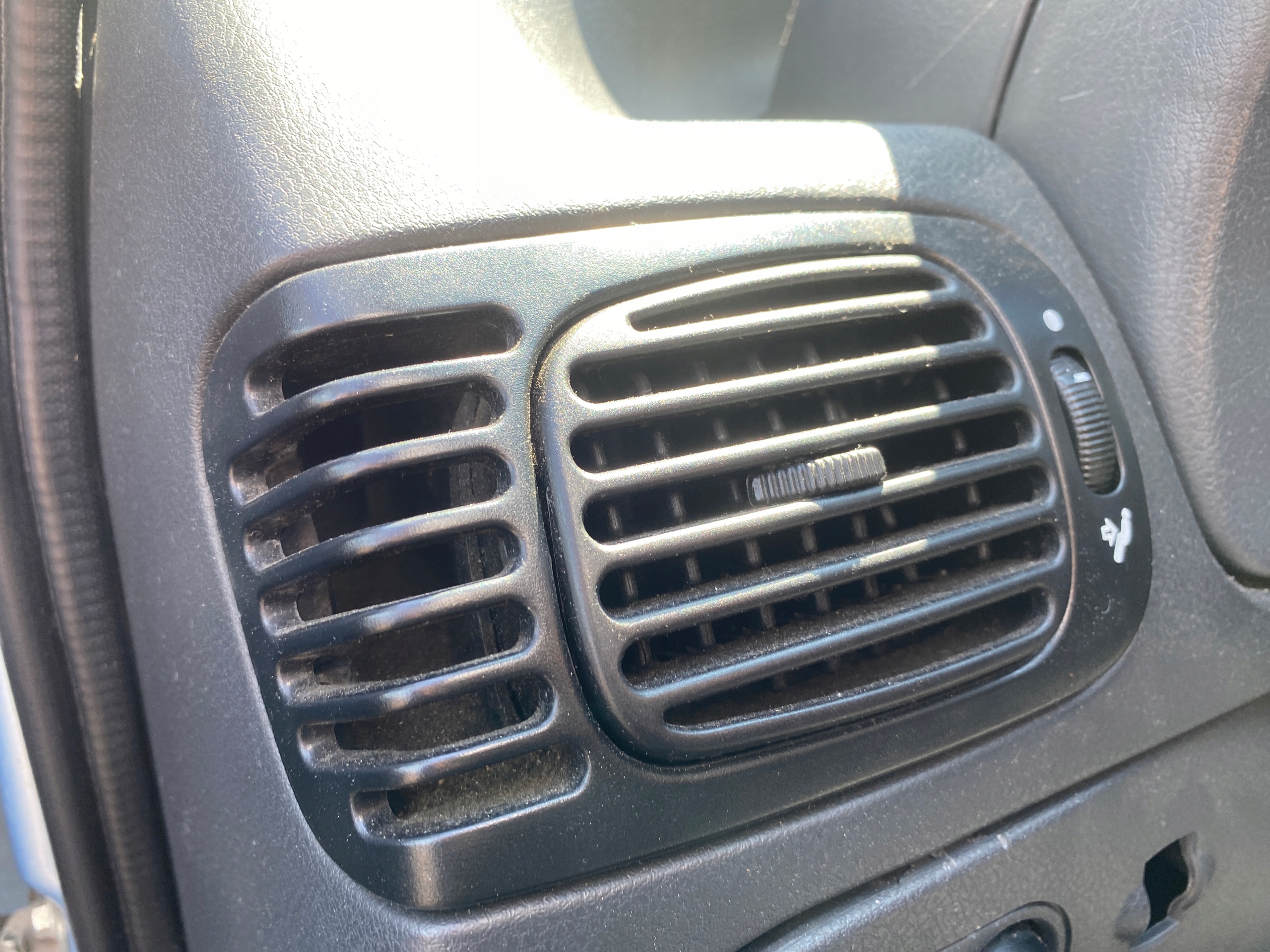 grid air conditioning devices air left driver´s Tata Indica FL 08-10