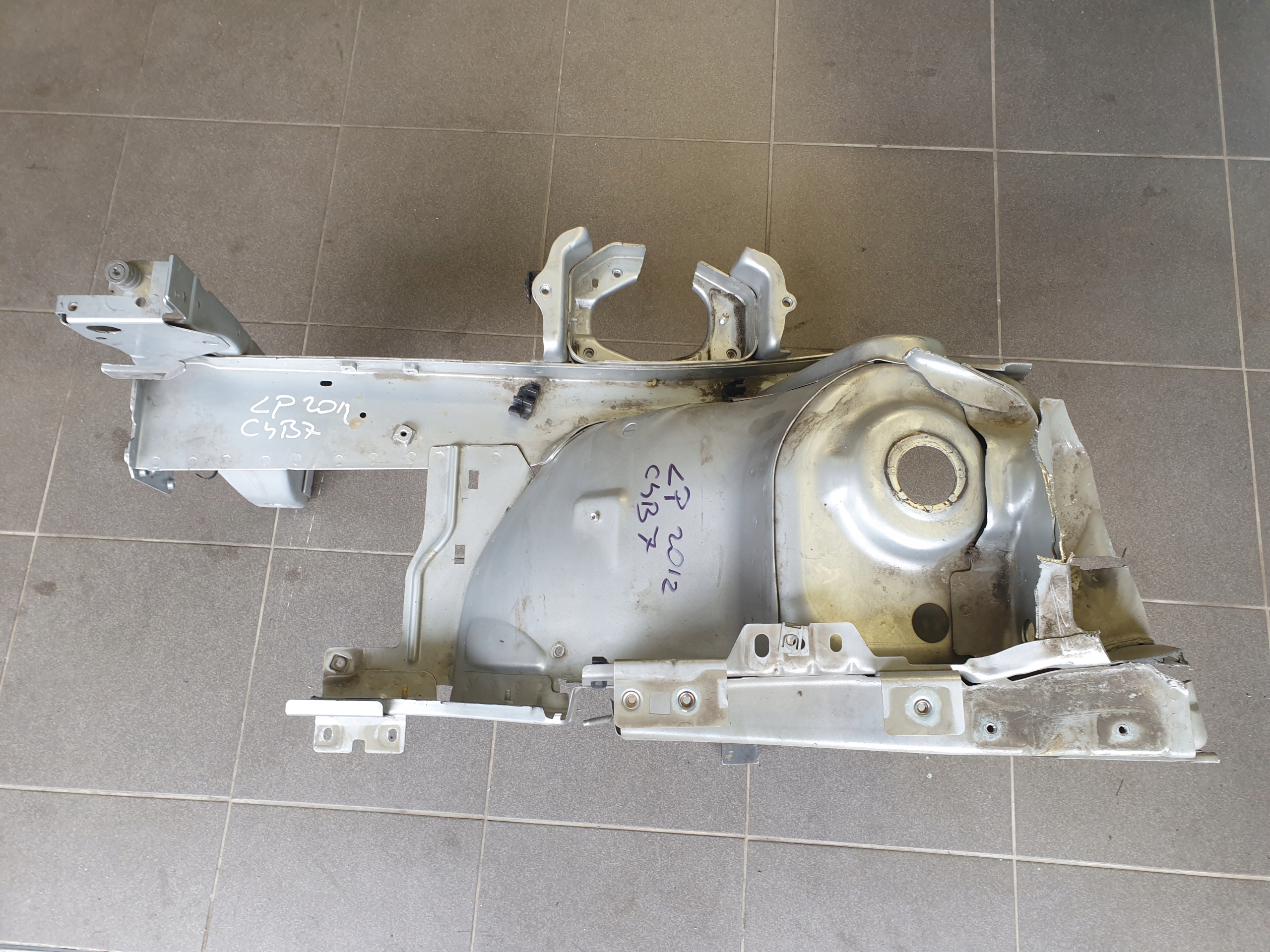 LONGHERONE FARTUCH quarto LONGHERONE CITROEN C4 B7 II 2010-2018