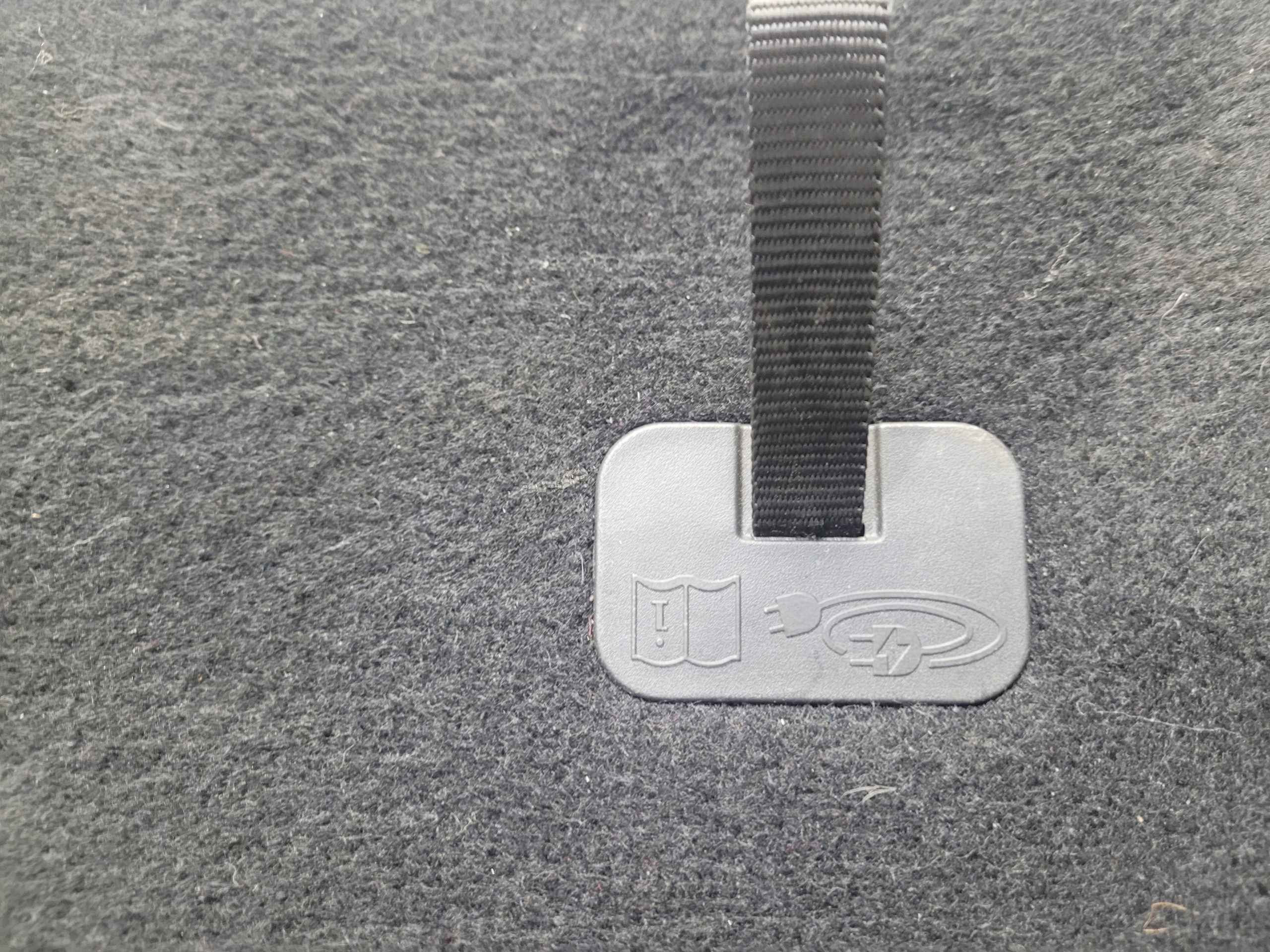 PODLAHA kufru AUDI Q4 E-TRON 89A863463