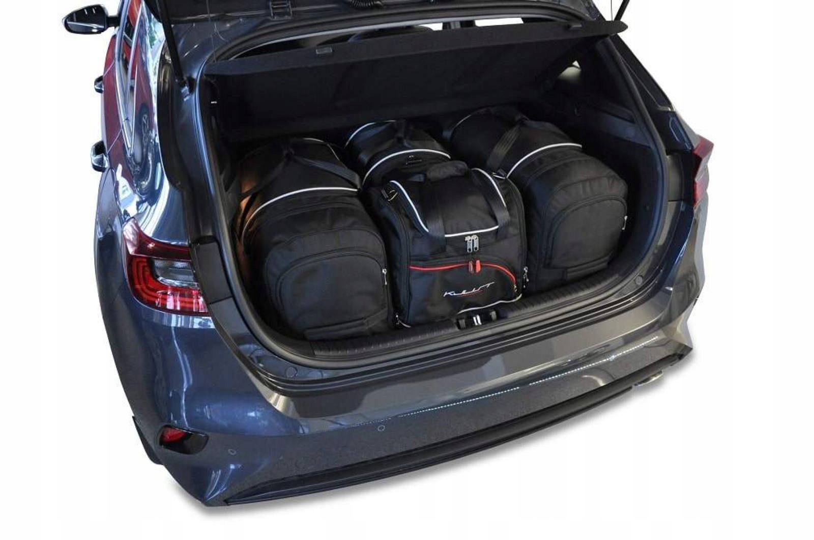 J&j Automotive Sada 4ks cestovných tašiek Sport pre Kia Cee'd Hatchback 20