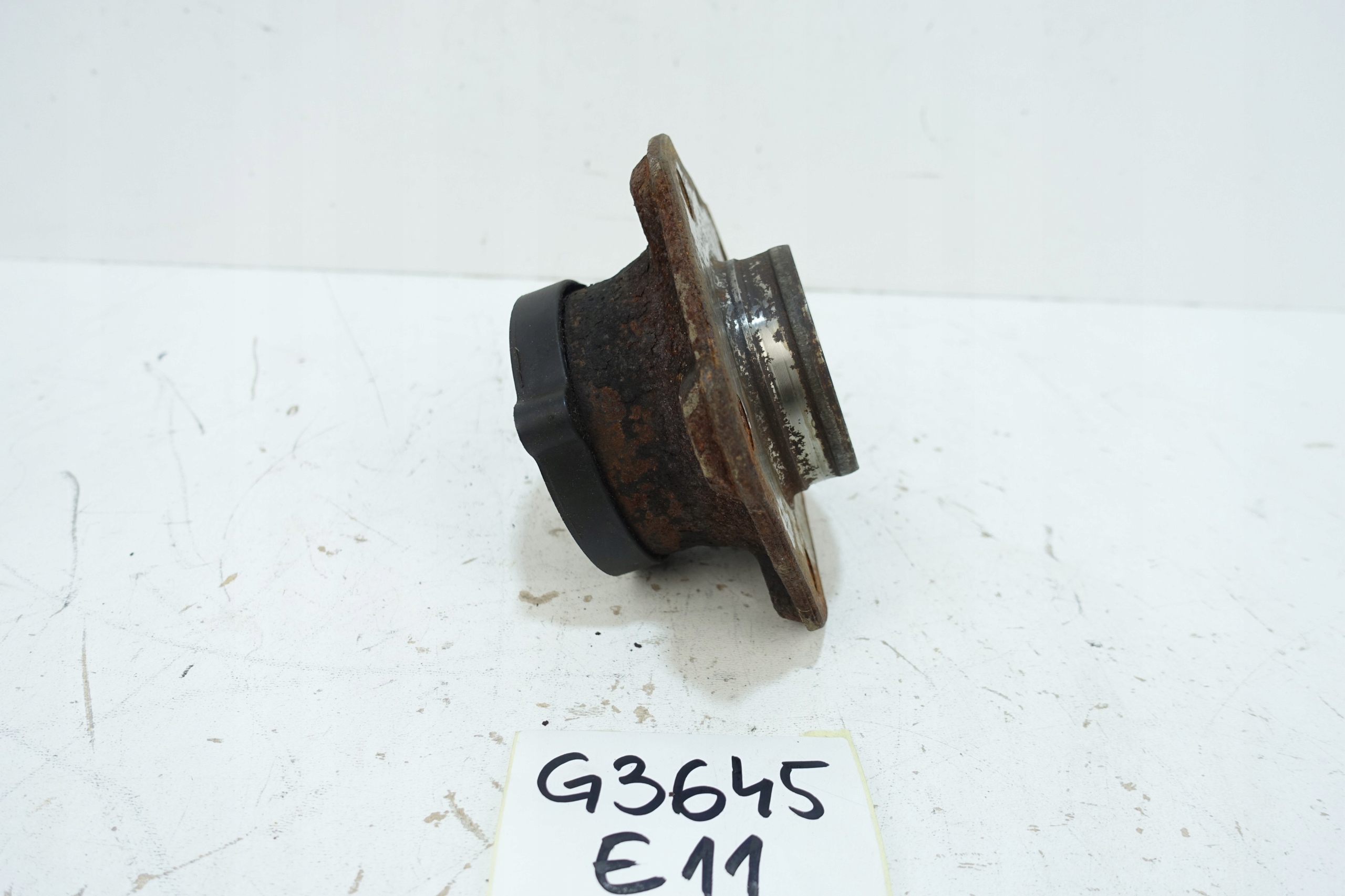 AUDI A4 B9 A5 čepu LOZYSKO kola předek 8W0407613