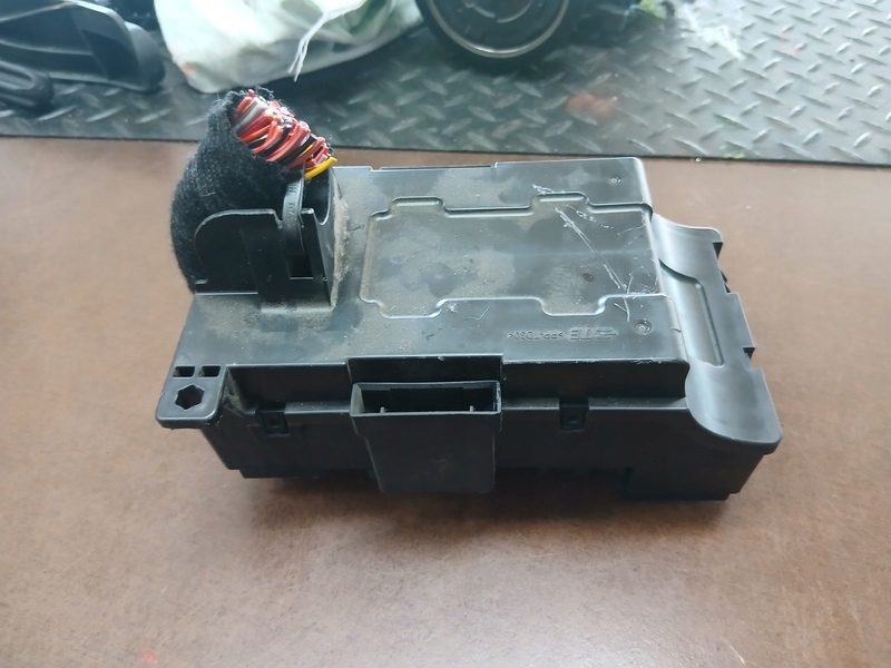 Kasten der Sicherungen OPEL MOKKA 1.7CDTI 21092612