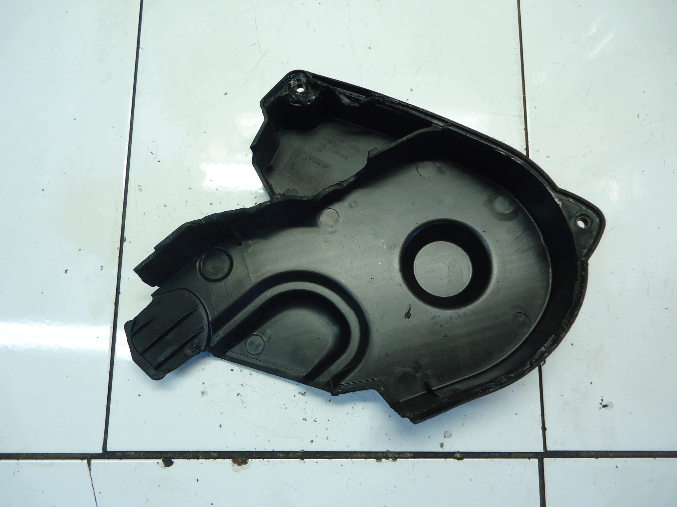 AUDI A4 B7 2.0TFSI BWE couvercle carter distribution 06F109123A