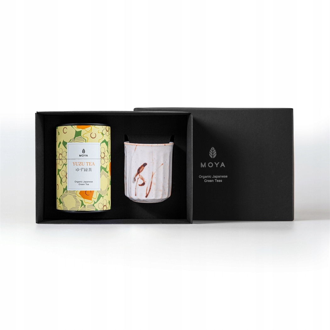 Zestaw prezentowy organiczna zielona herbata Moya Yuzu Tea i kubek Sato