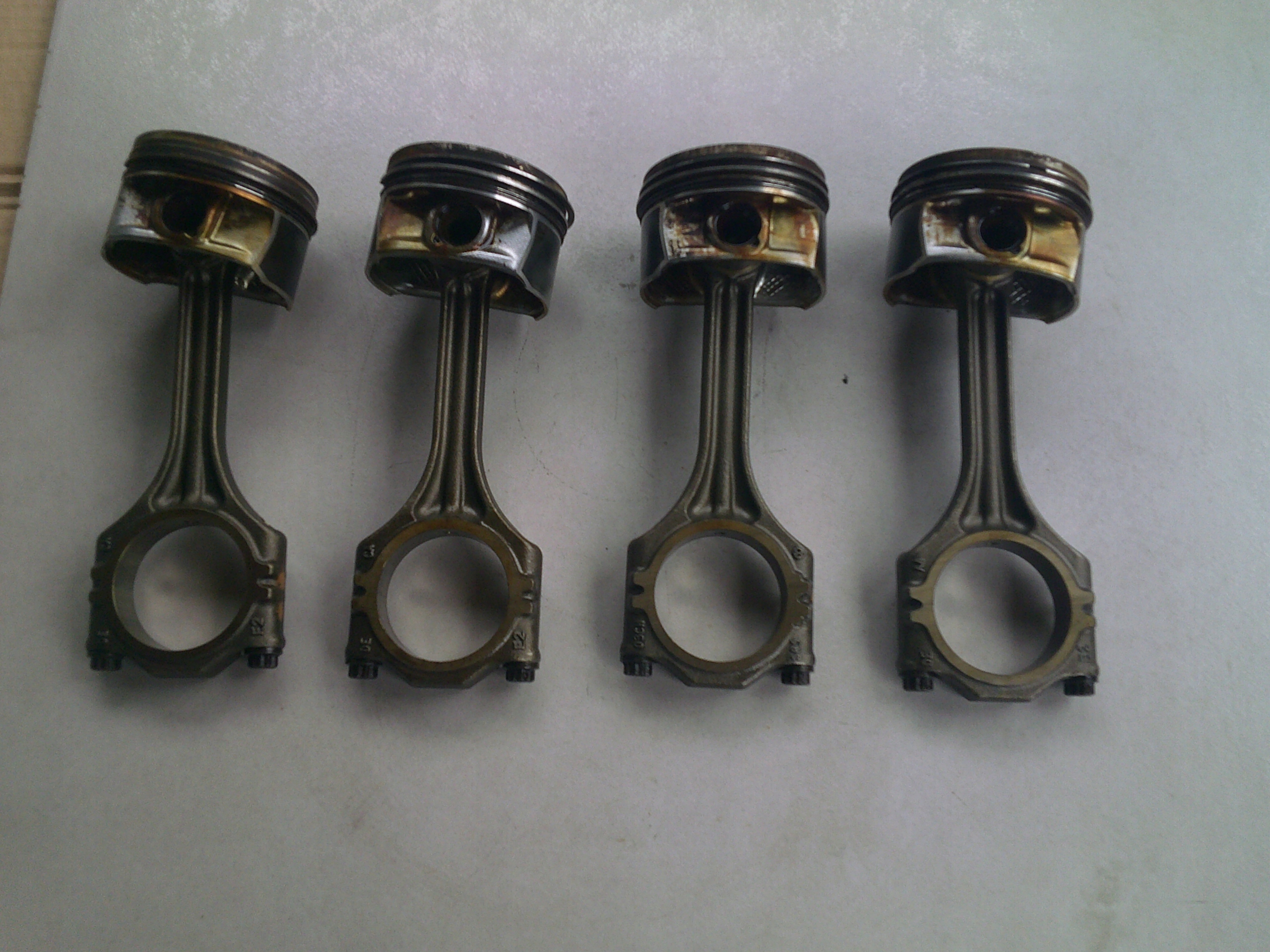 Tłok korbowód VW CAV 1.4TSI