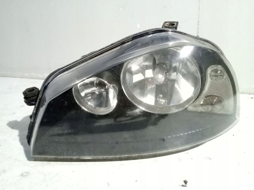 Seat Arosa lift light left front front