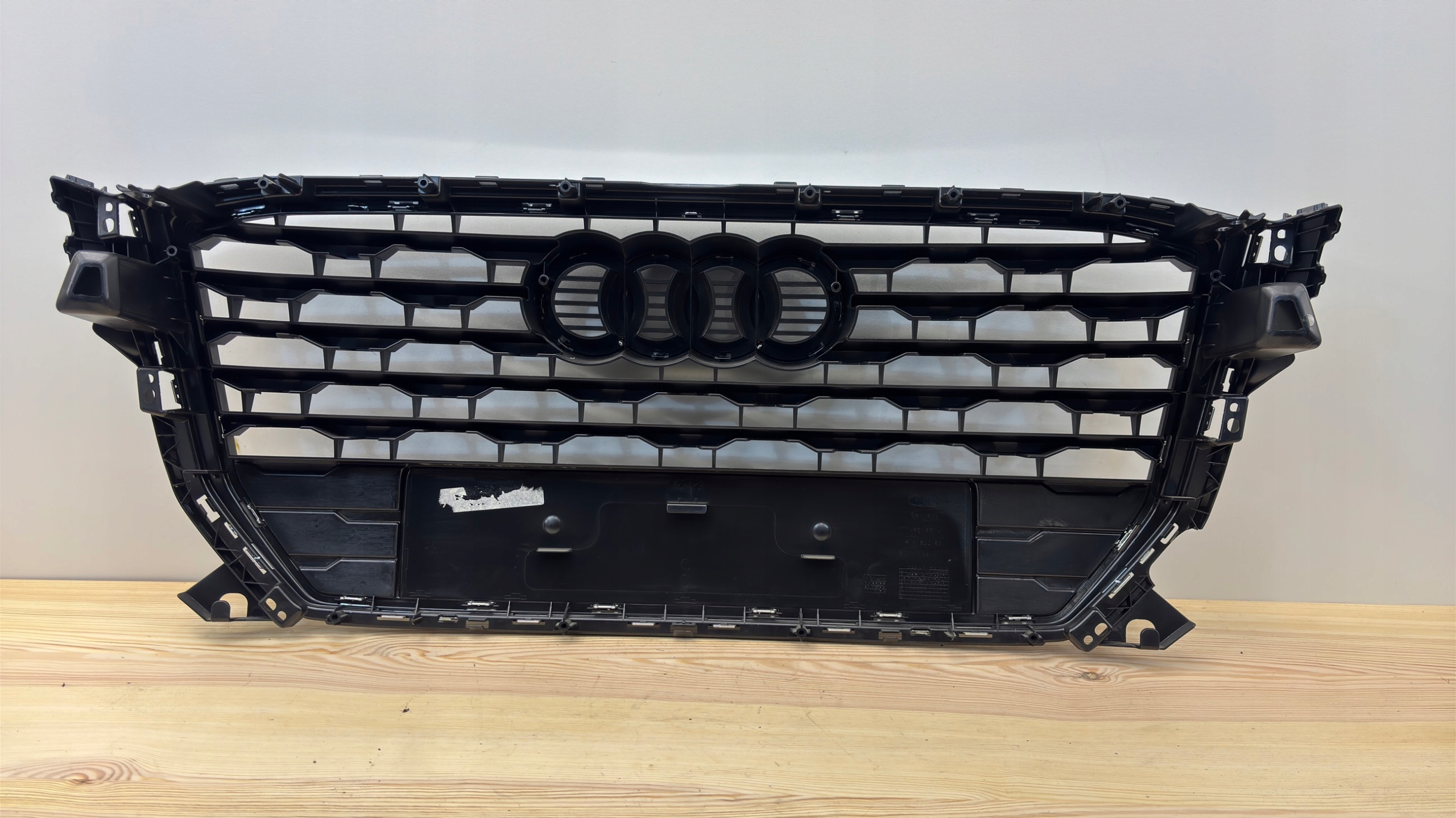 Audi Q2 Kühlergrill FRONTGRILL Kühlergitter 81A853651 - Thumbnail 3