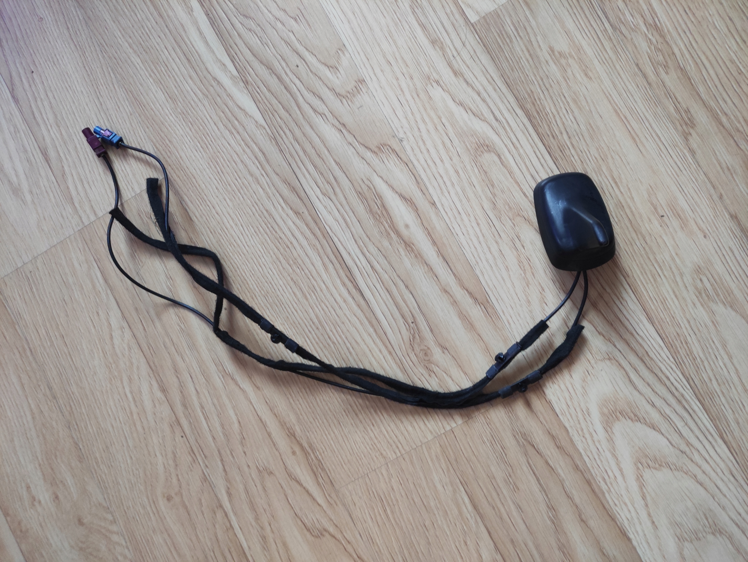 8T8035503A - Антенна радио GPS AUDI A5 8T8 SPORTBACK LY9B