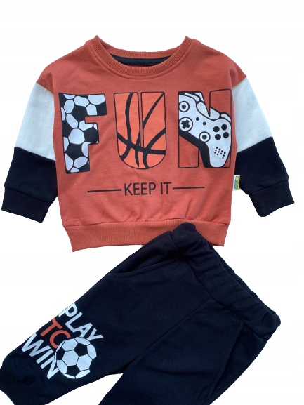 Komplet dresowy chłopięcy bluza spodnie r. 104 Rodzaj wkładany przez głowę