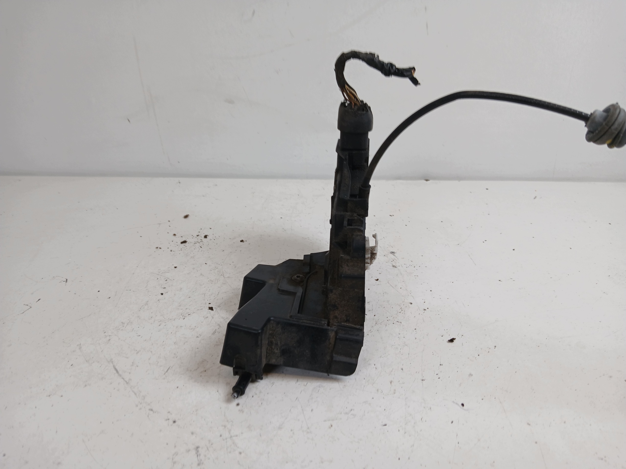 VOLVO V70 III lock door left front 31253673