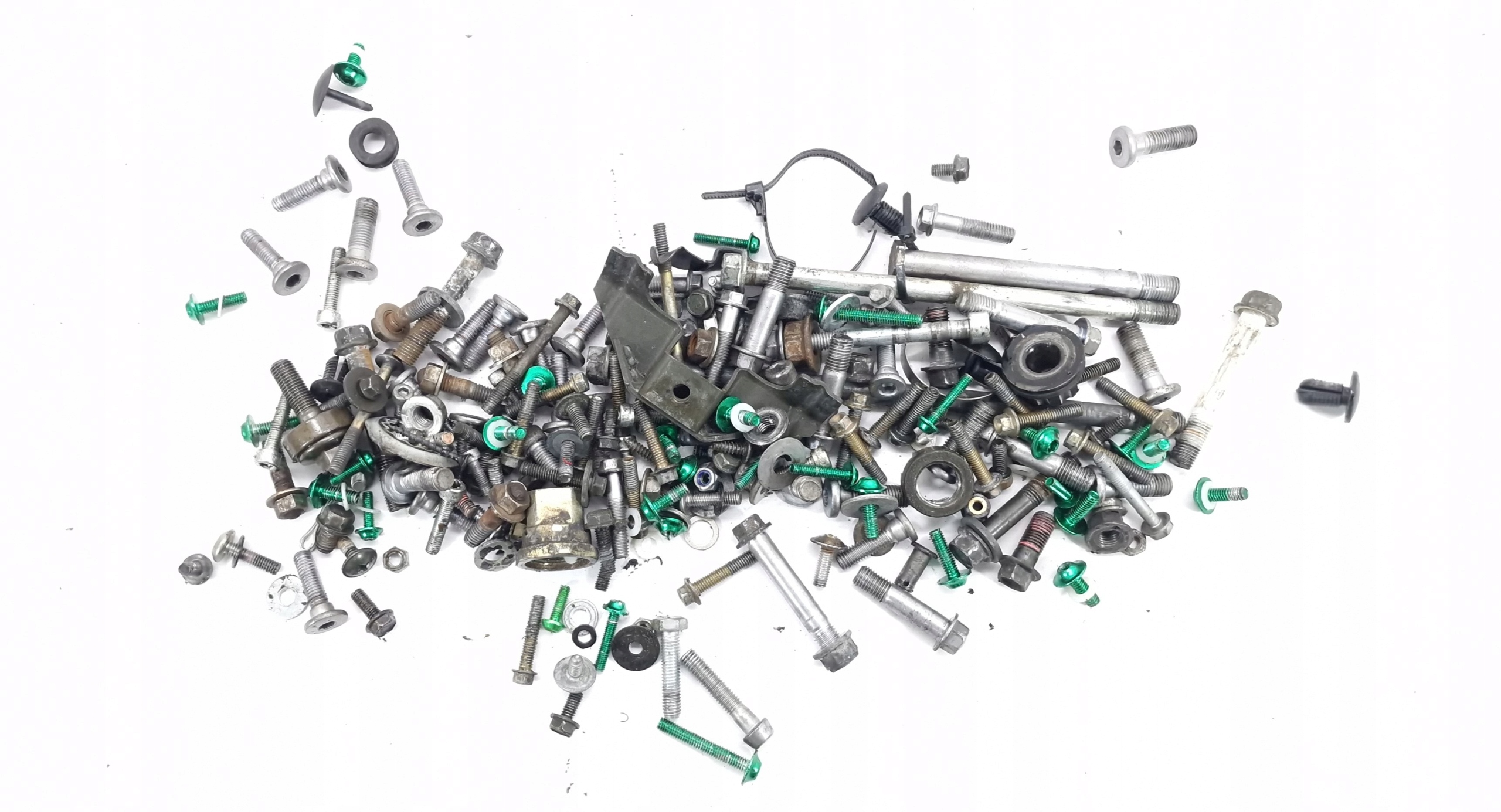 KAWASAKI Z750 04 - 06 ŚRUBY