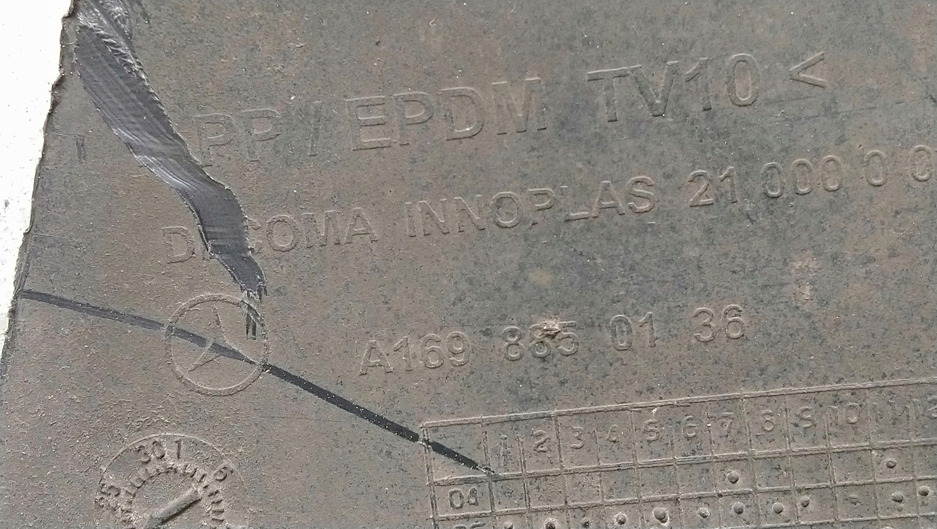 blende abdeckung der stoßstange vorne MERCEDES 169 245 A1698850136