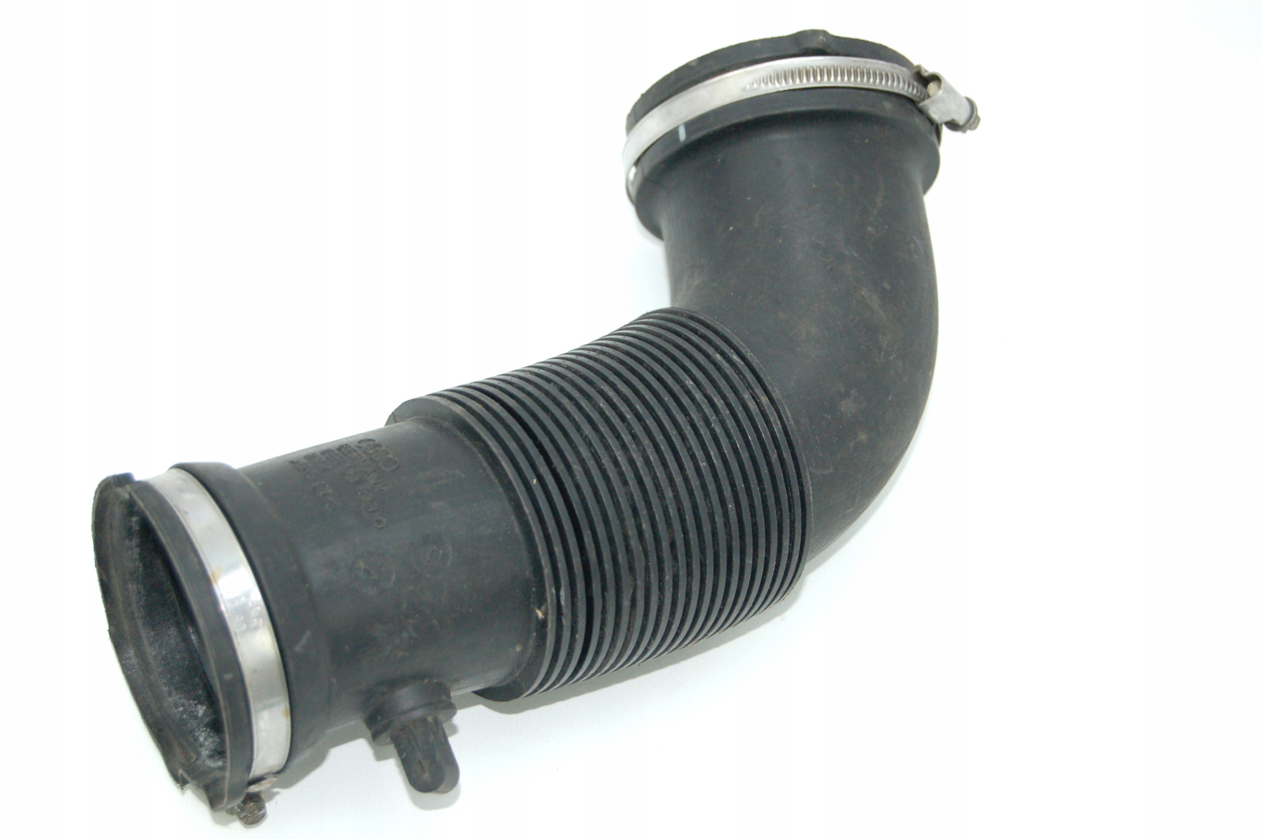 hose pipe air AUDI A4 B8 A5 06E129629G
