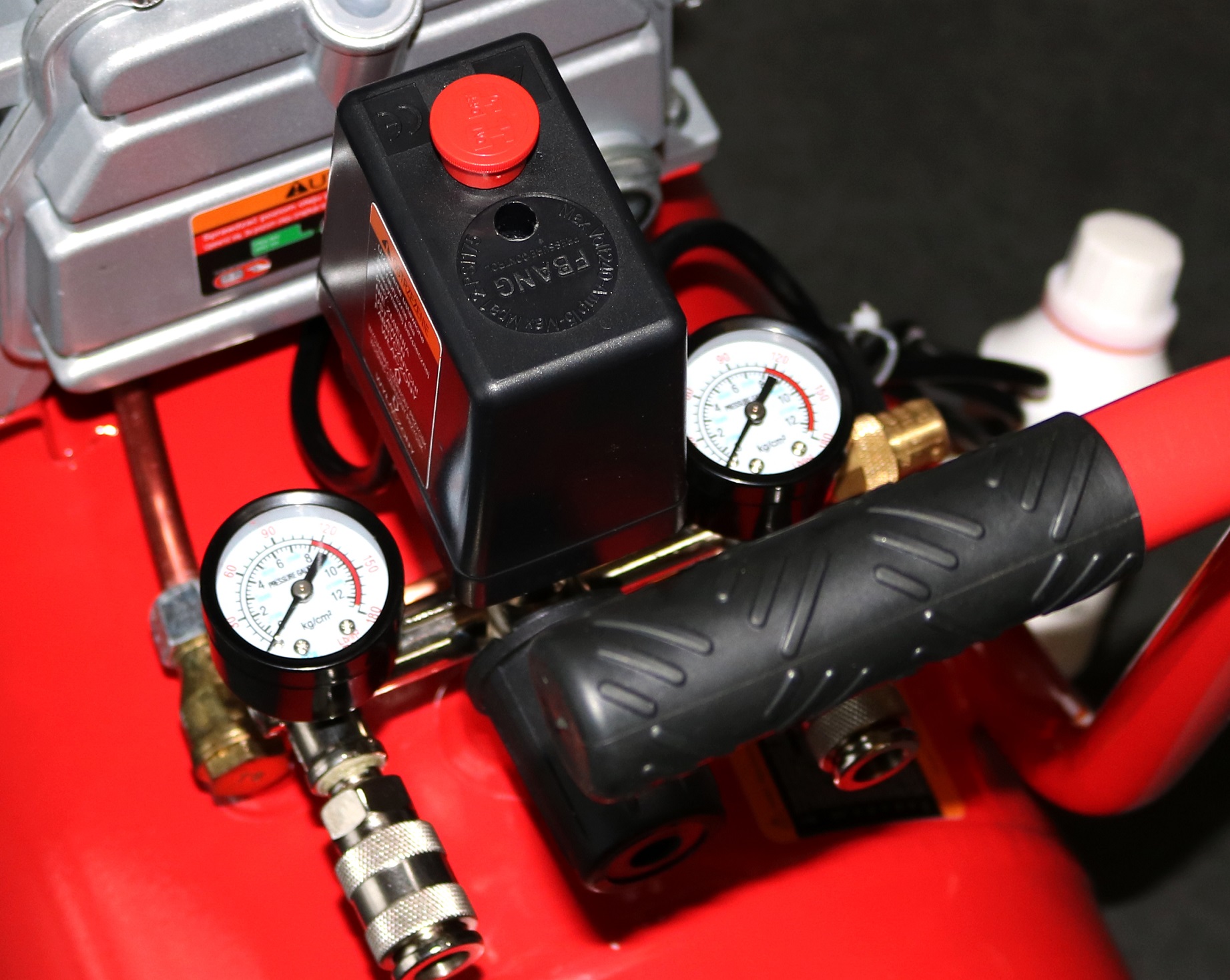 KOMPRESOR OLEJOWY 50L 8BAR 3,8KM 230V Marka Energy