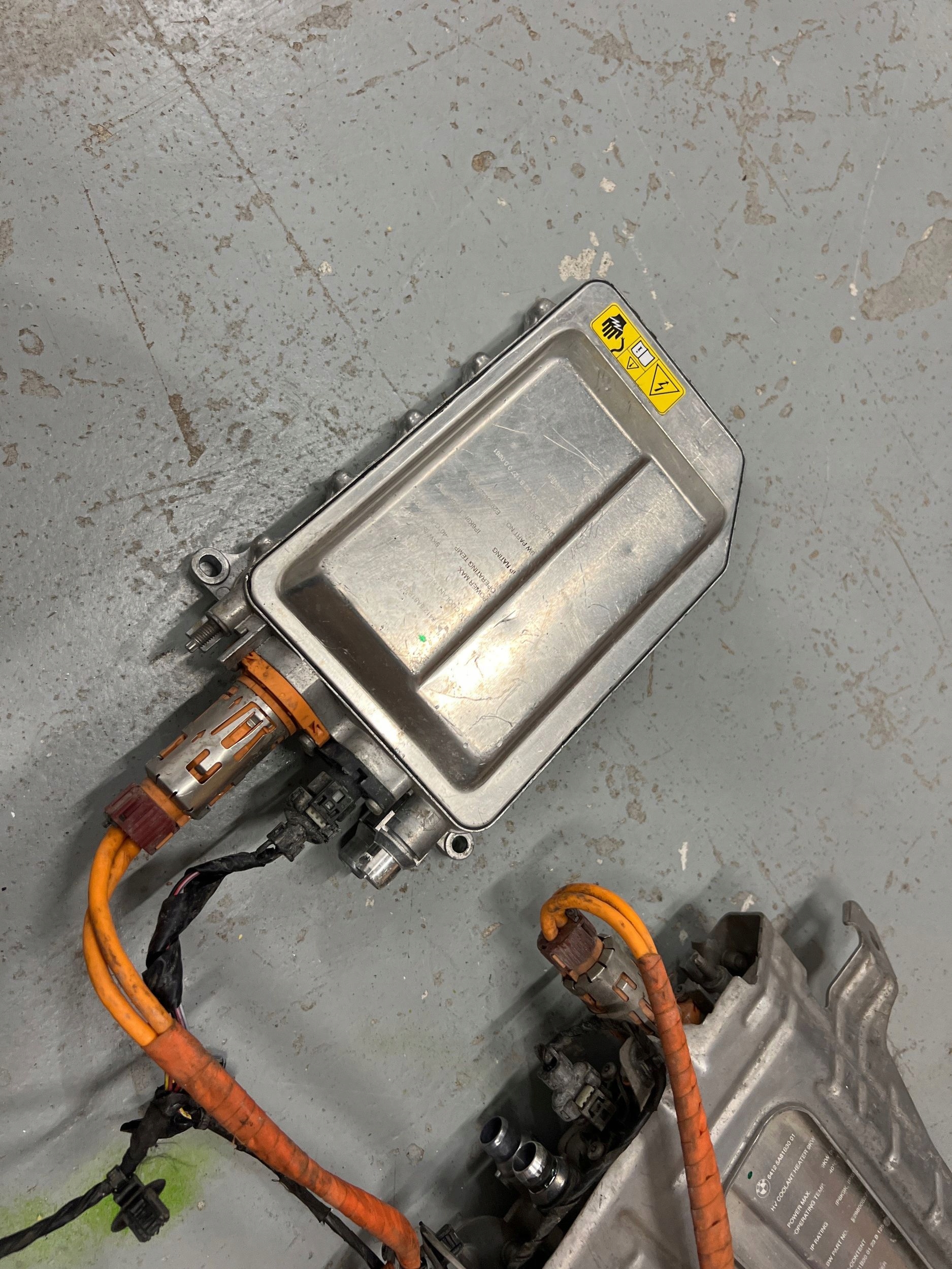 2023 BMW i4 вентилятор 5A81B30