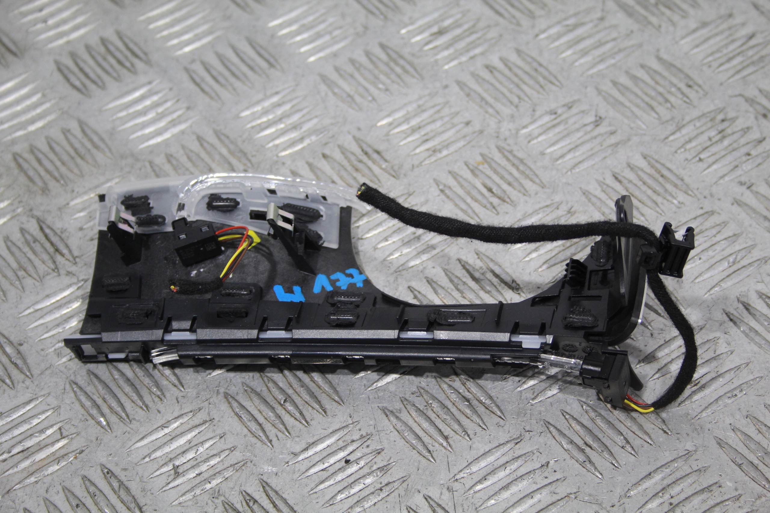 DEKOR DEKORY modanatura consolle LED A-KLASA W177 AMG