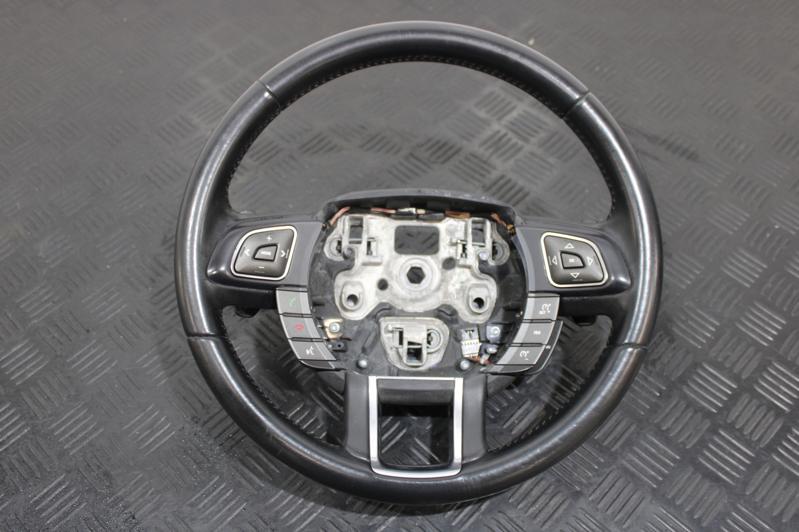 volant MULTIFUNKCJA avec la direction LAND ROVER EVOQUE L538 LIFT DYNAMIC