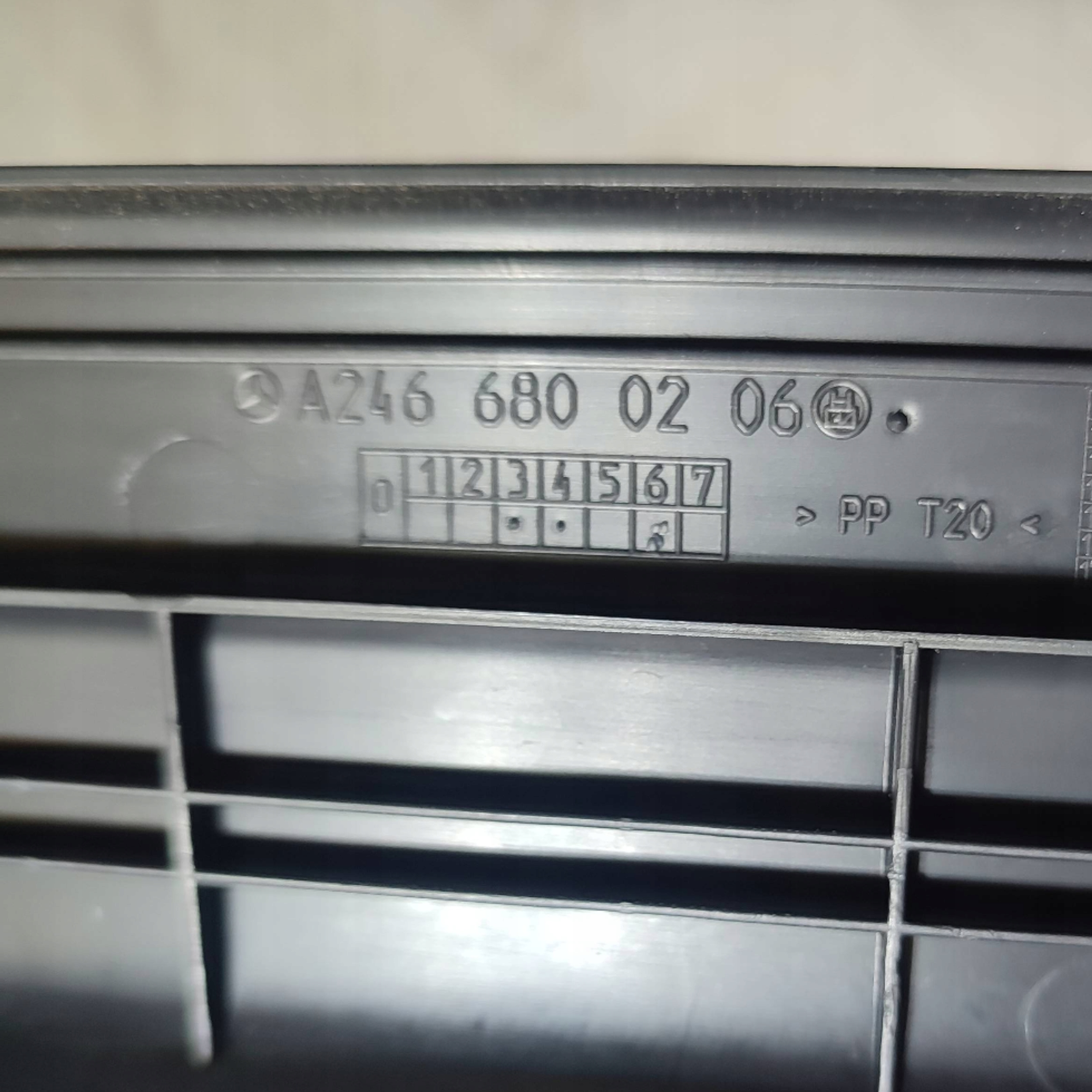 Mercedes-Benz GLA W156 2015 front right moulding threshold front