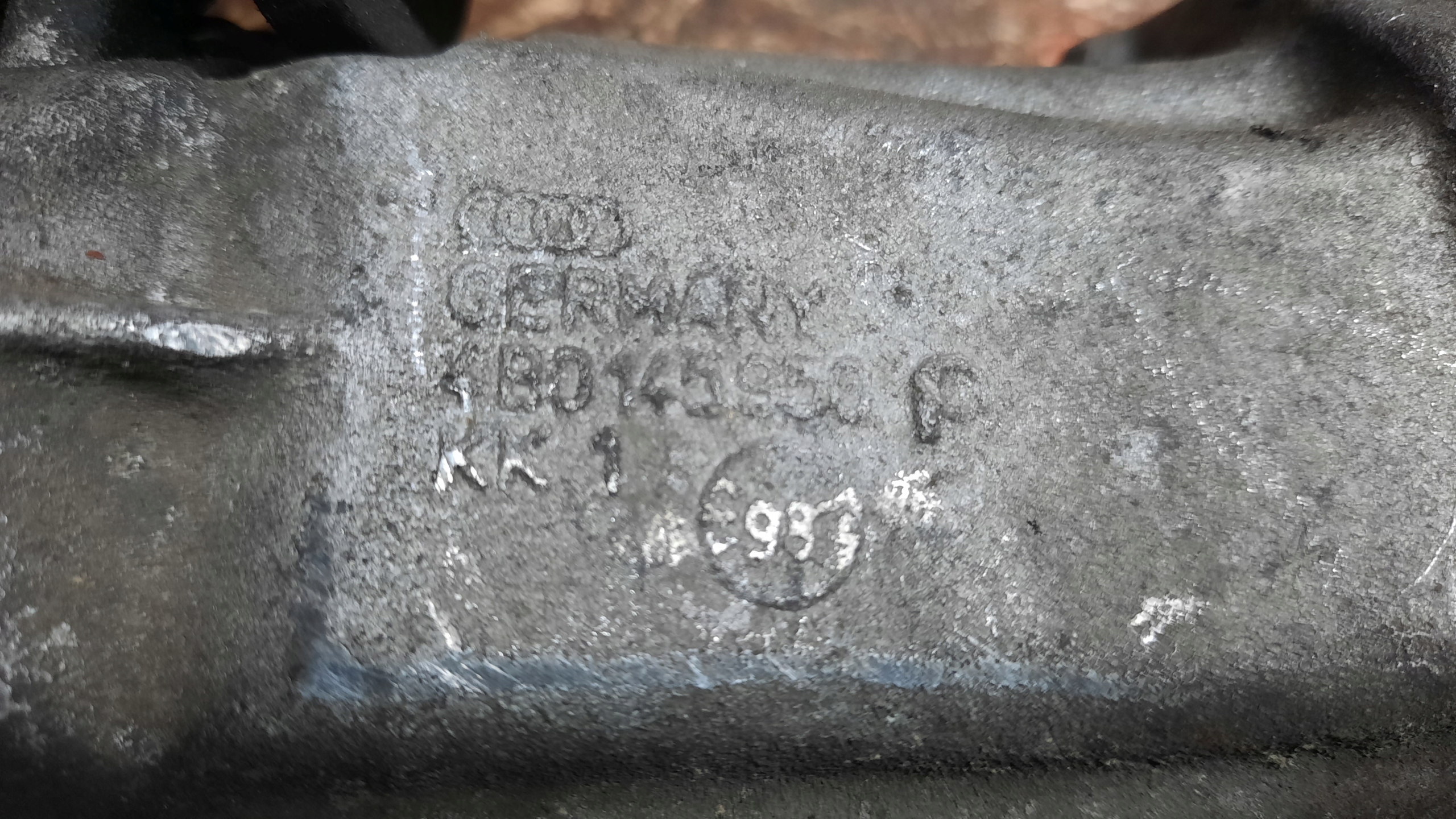 ДРОССЕЛЬНАЯ ЗАСЛОНКА 4B0145958 Audi A6 C5 2.5 tdi 150KM