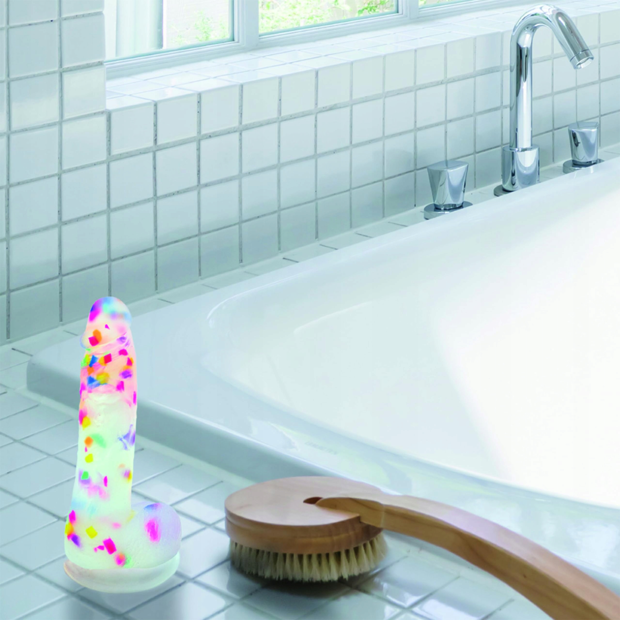 ADDICTION Party Marty Dildo 19 cm Wielokolorowy Erotyczna Zabawka — miniatura 5
