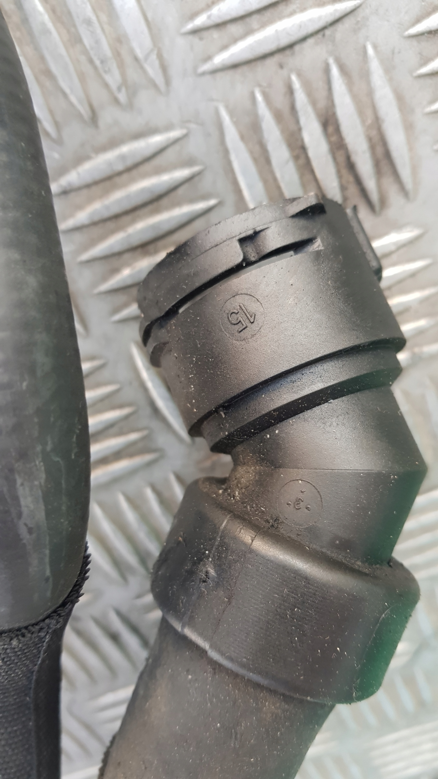 AUDI A4 B6 1.9 TDI crijevo cijev RZEWOD vode 8E0121049C