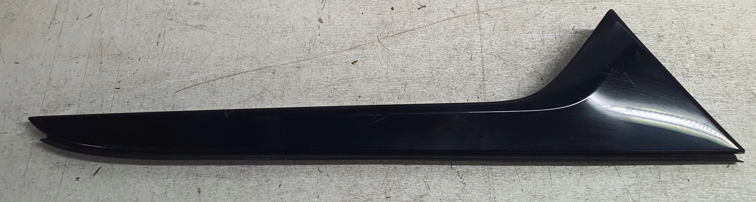 AUDI A6 C8 4K 18- SPOILER bonnet KOMBI right original 4K9854872