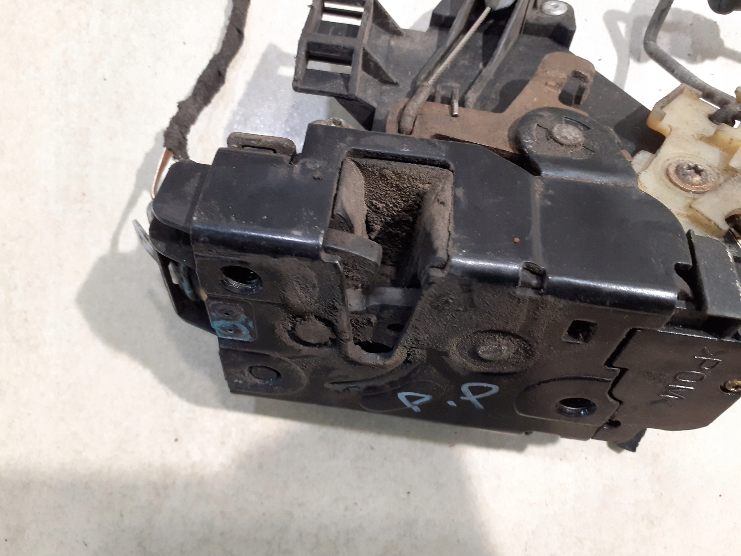 lock door right front VW GOLF IV 1.4 16V