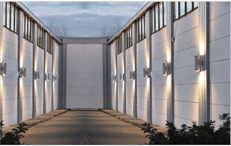 Lampa elewacyjna natynkowa kinkiet szara 2x9W IP65 Kształt okrągły