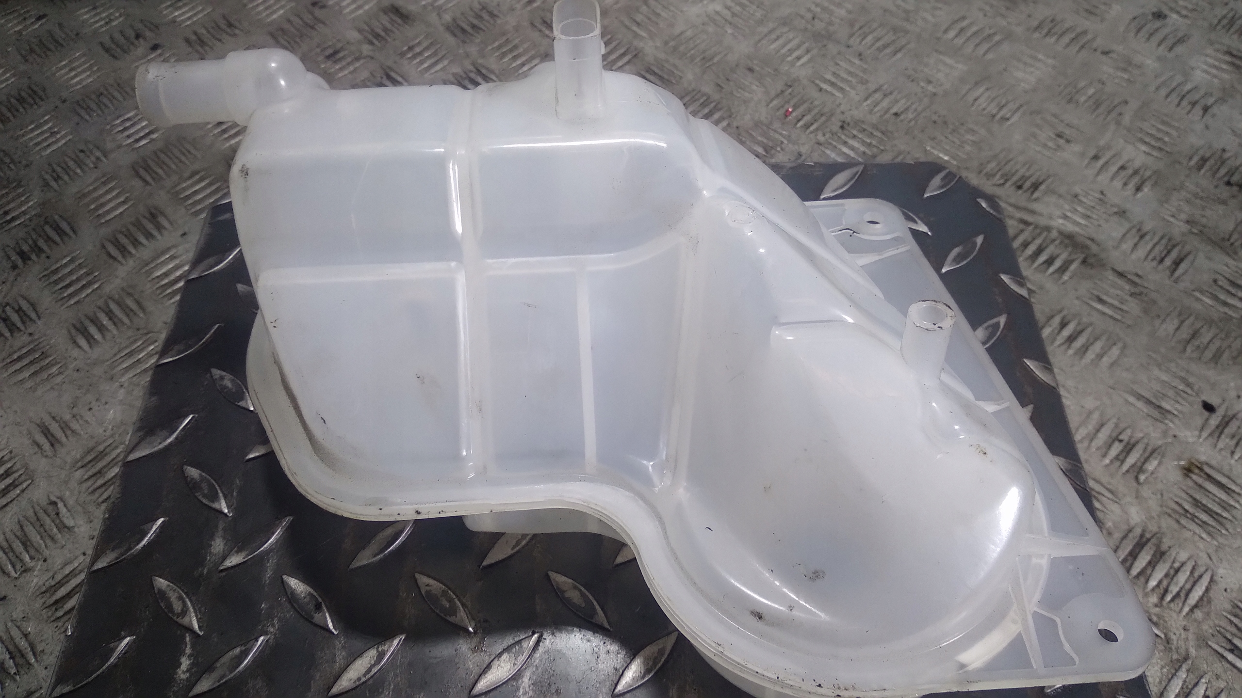 Réservoir eau AUDI A4 B5 8D0121403L
