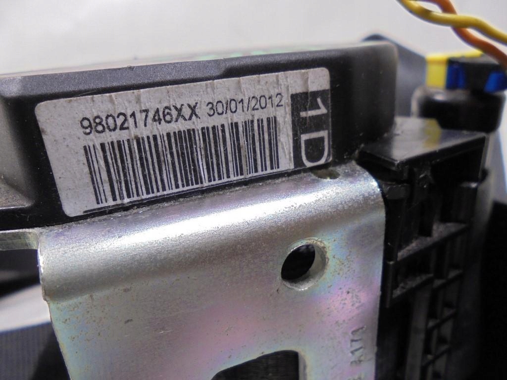 торпеда консоль UP ремни Балка европа оригинал peugeot 508 и