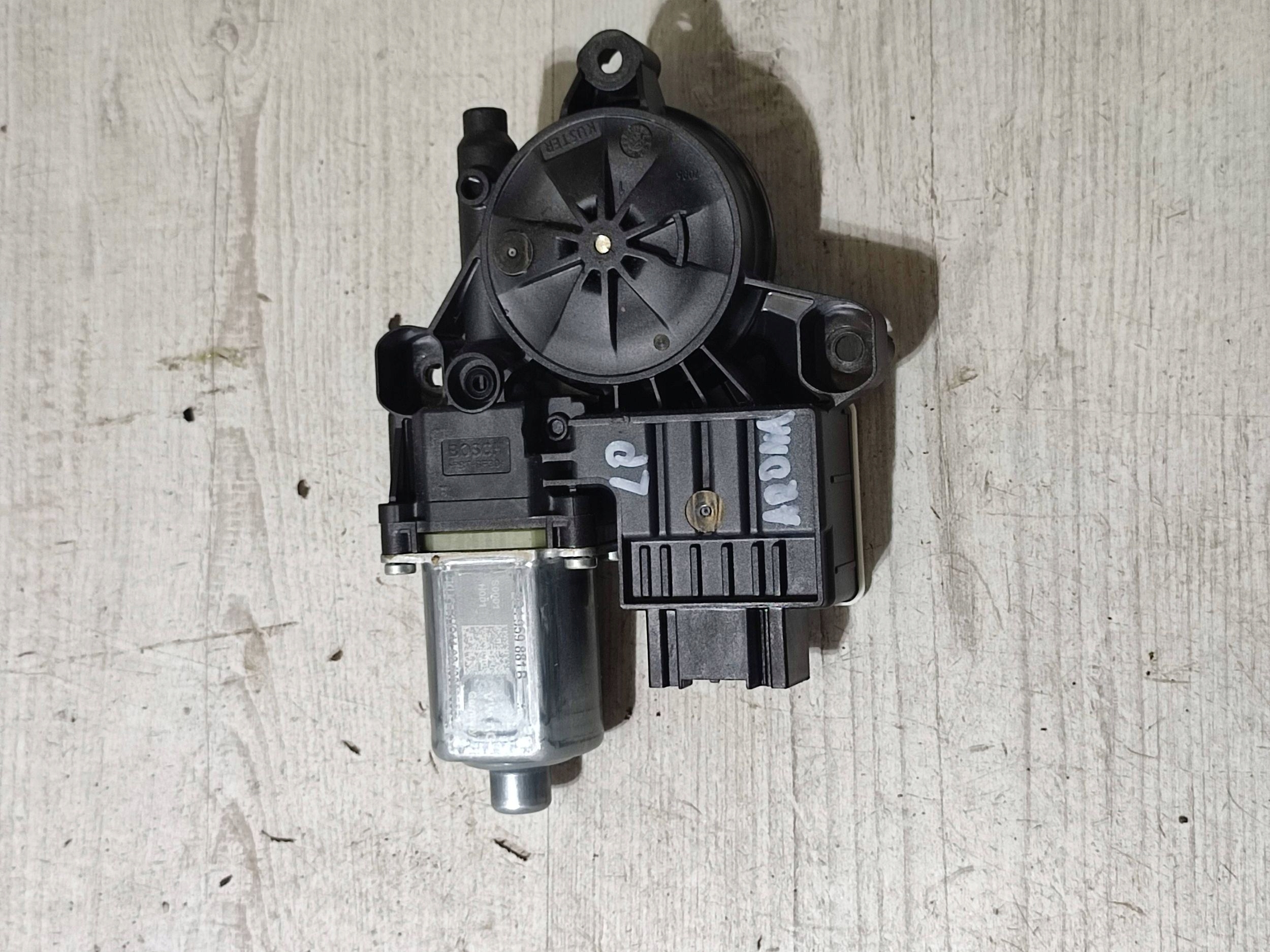 Seat Arona 2019 front left manual window regulator door przednich