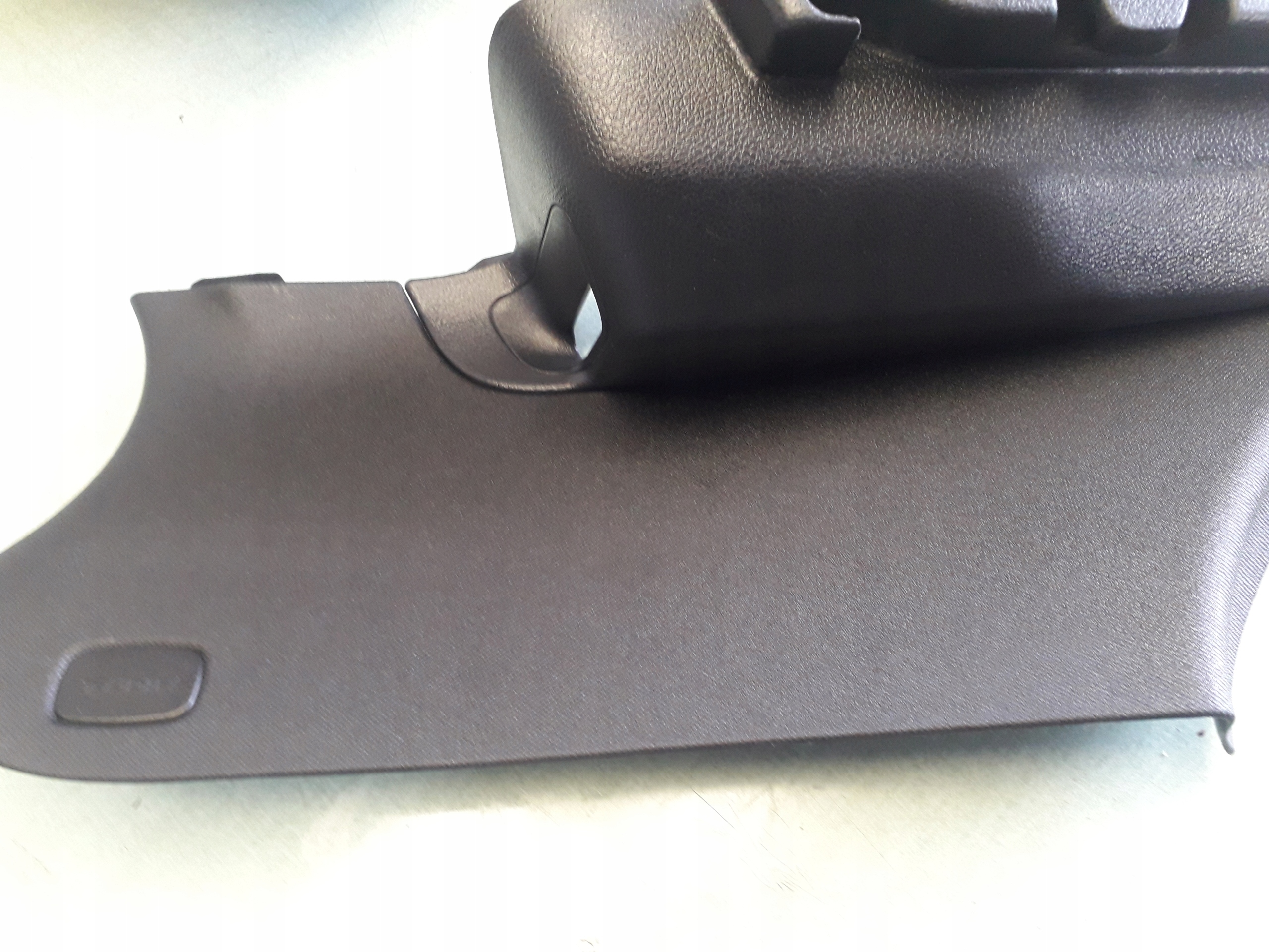 MERCEDES W 176 OSŁONA SŁUPKA LEWY TYŁ A1766902100 Producent części Mercedes