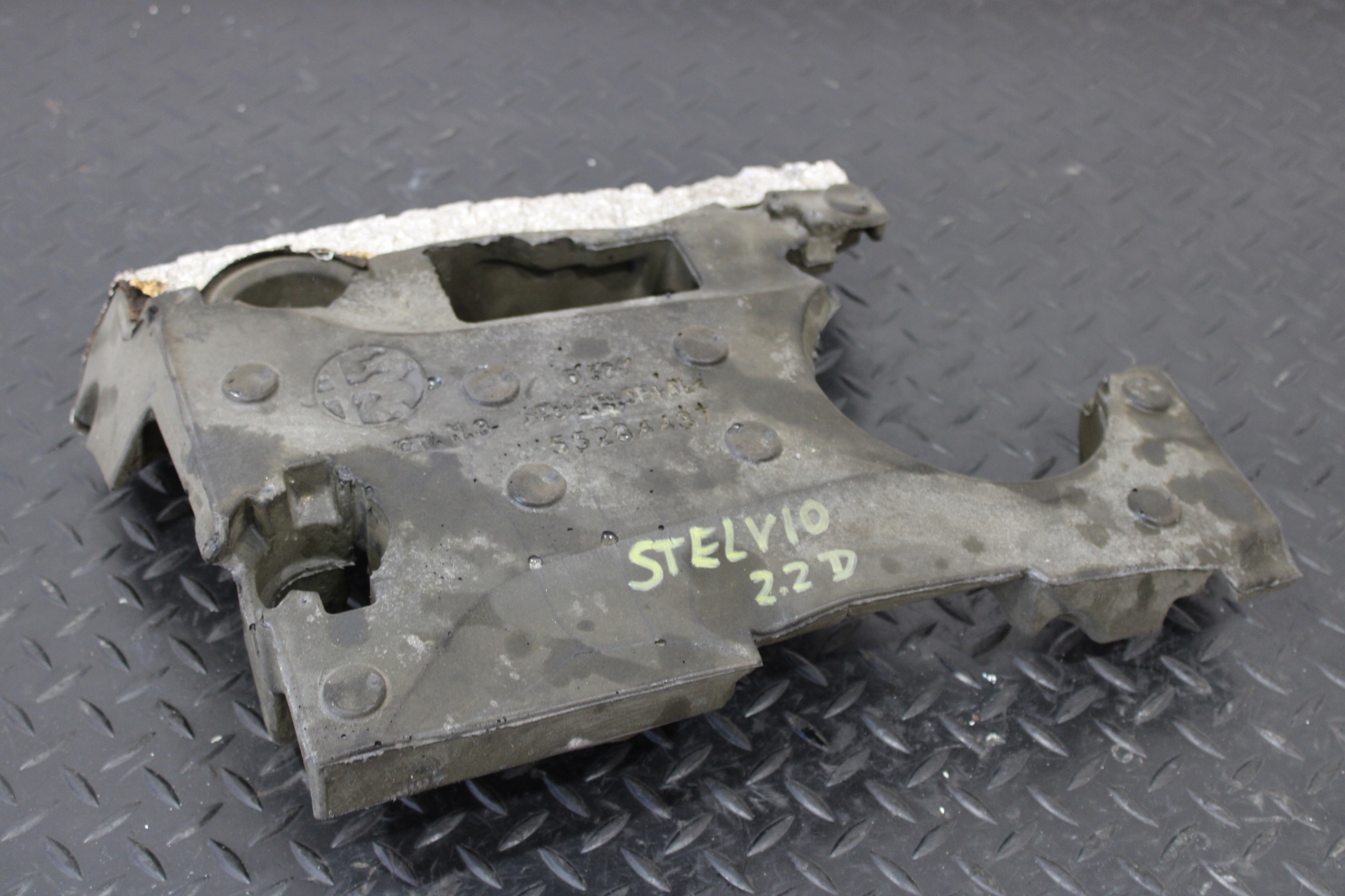 hangszigetelő a motrot ALFA ROMEO STELVIO 55284437