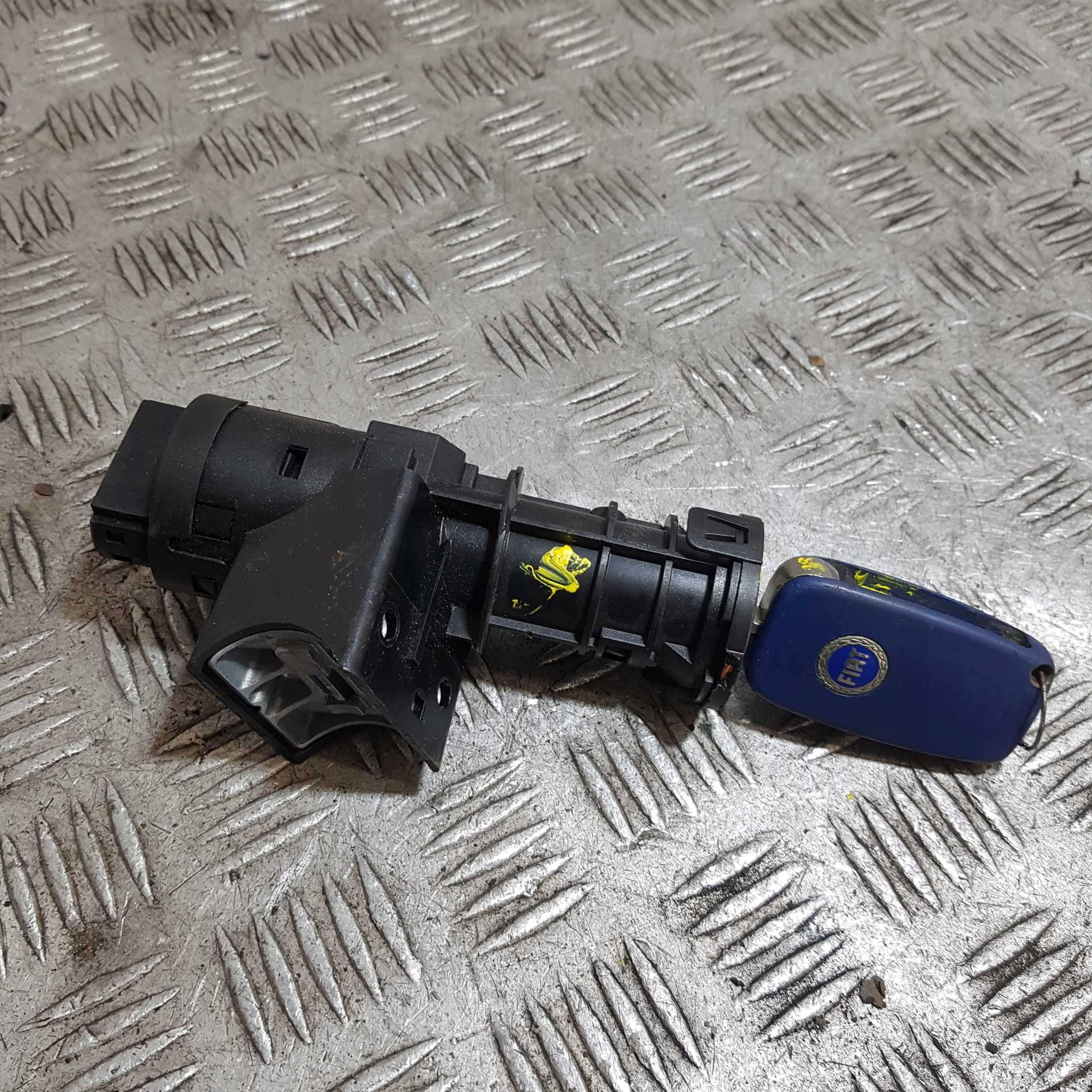 ignition Z KLUCZYKIEM FIAT STILO B36505521